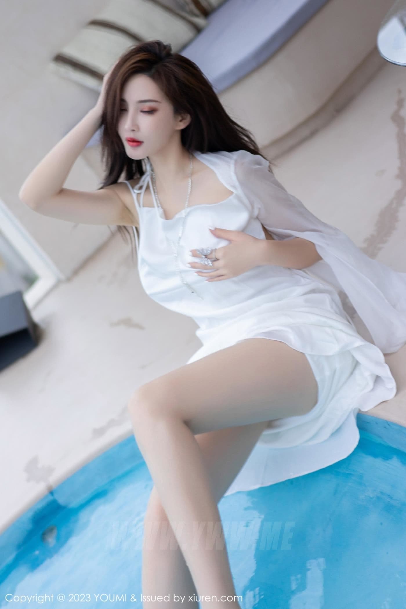 YOUMI尤蜜荟 VOL.897 Carol周妍希 泳池美臀