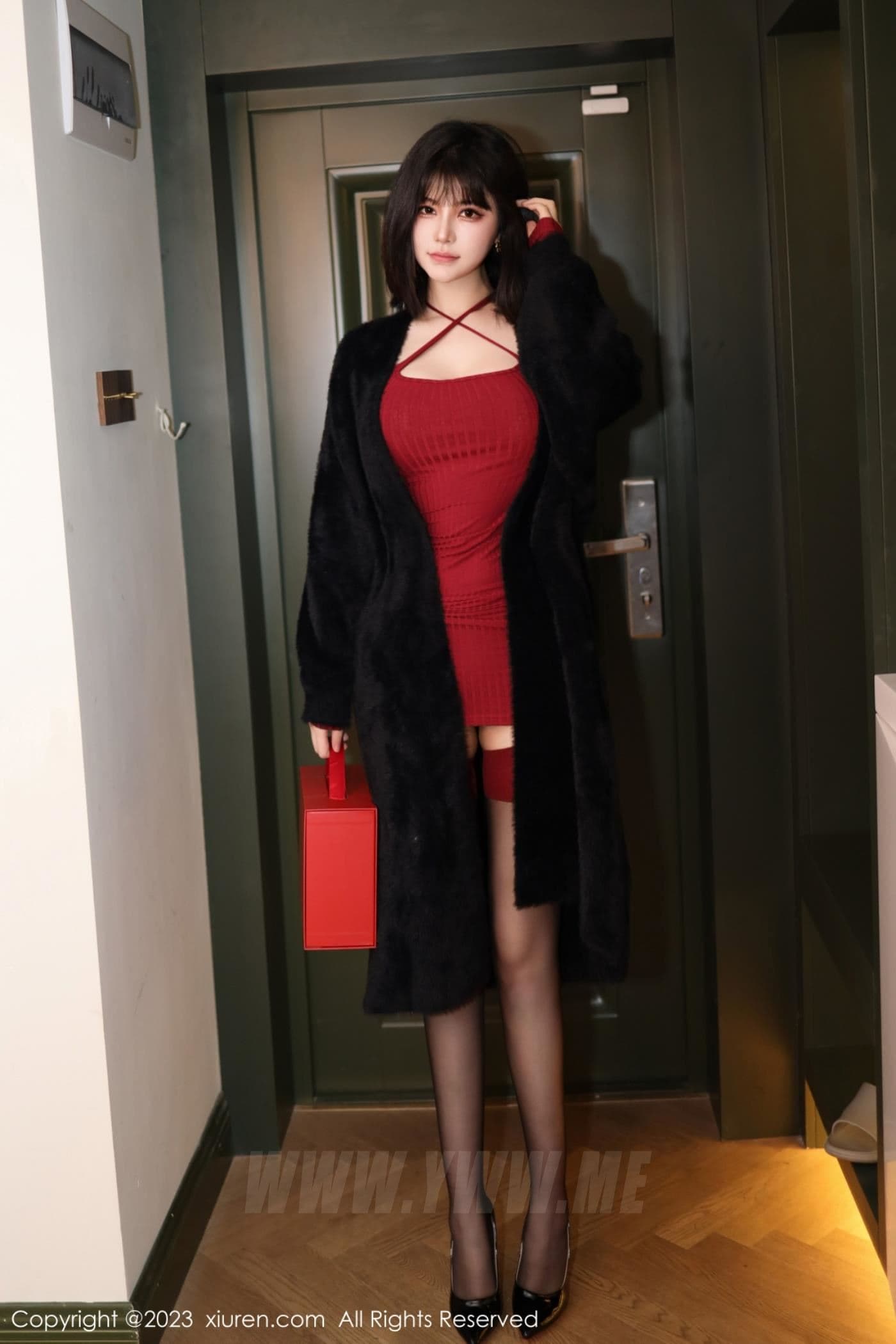 XiuRen秀人网 No.6144 桃桃子_ 丝袜美腿