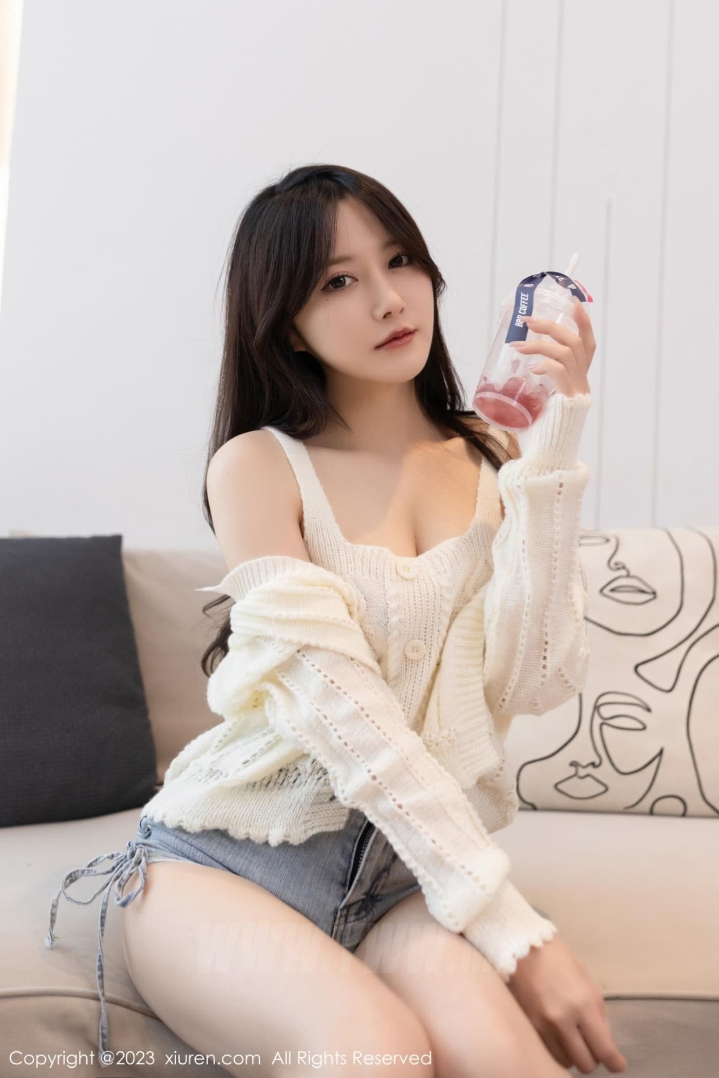 XiuRen秀人网 No.6216 鱼子酱Fish 牛仔裤美臀