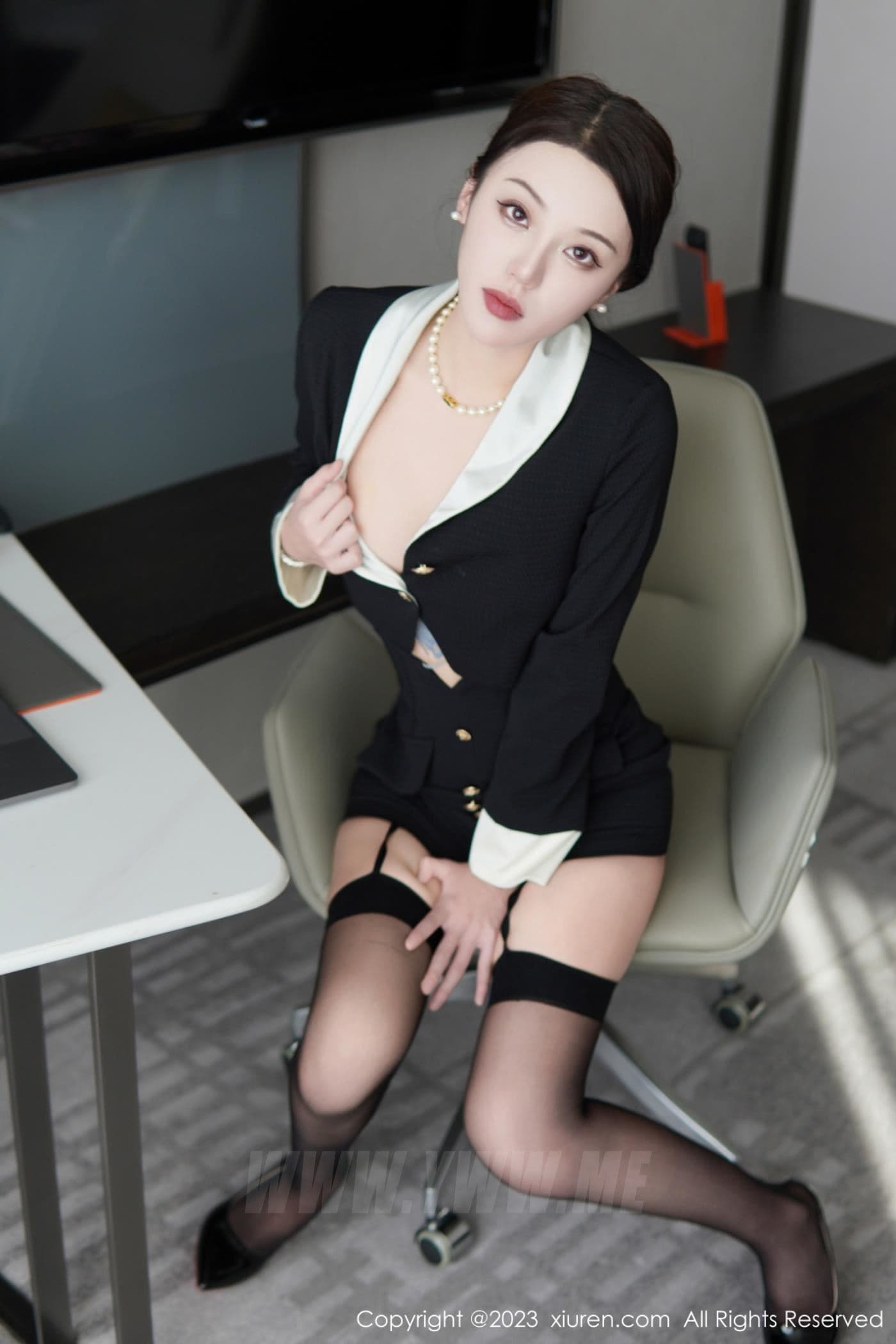 XiuRen秀人网 No.6231 米娜MnaL 黑丝美臀