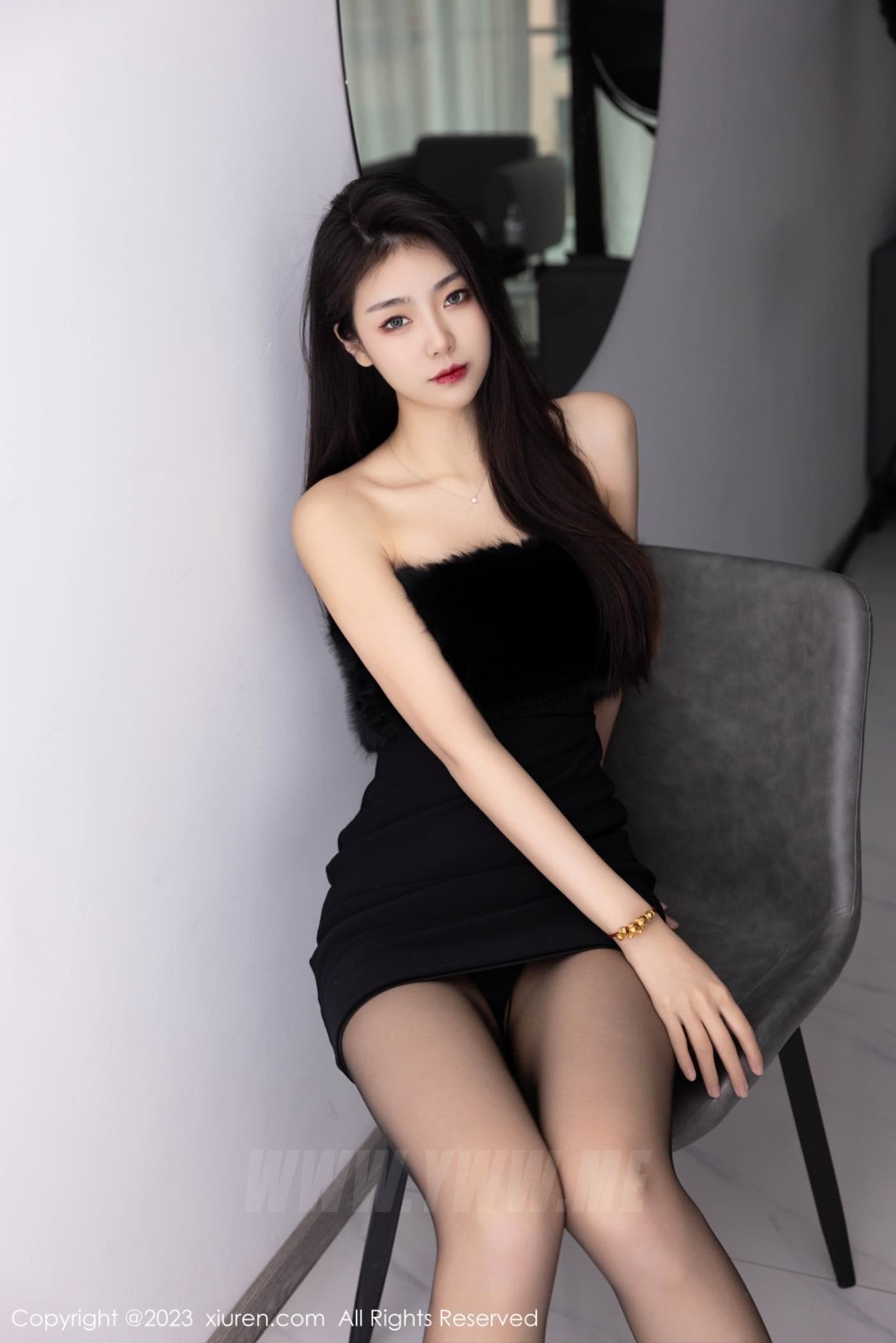 XiuRen秀人网 No.6275 可樂Vicky 美腿黑丝