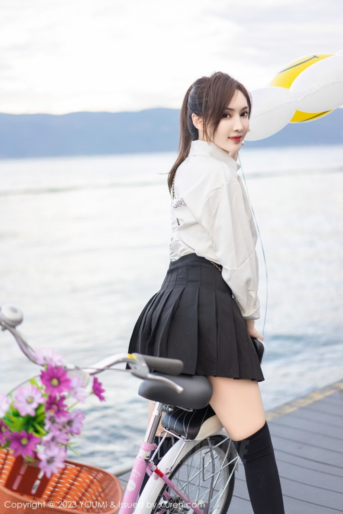 YOUMI尤蜜荟 VOL.903 Carol周妍希 短裙美臀