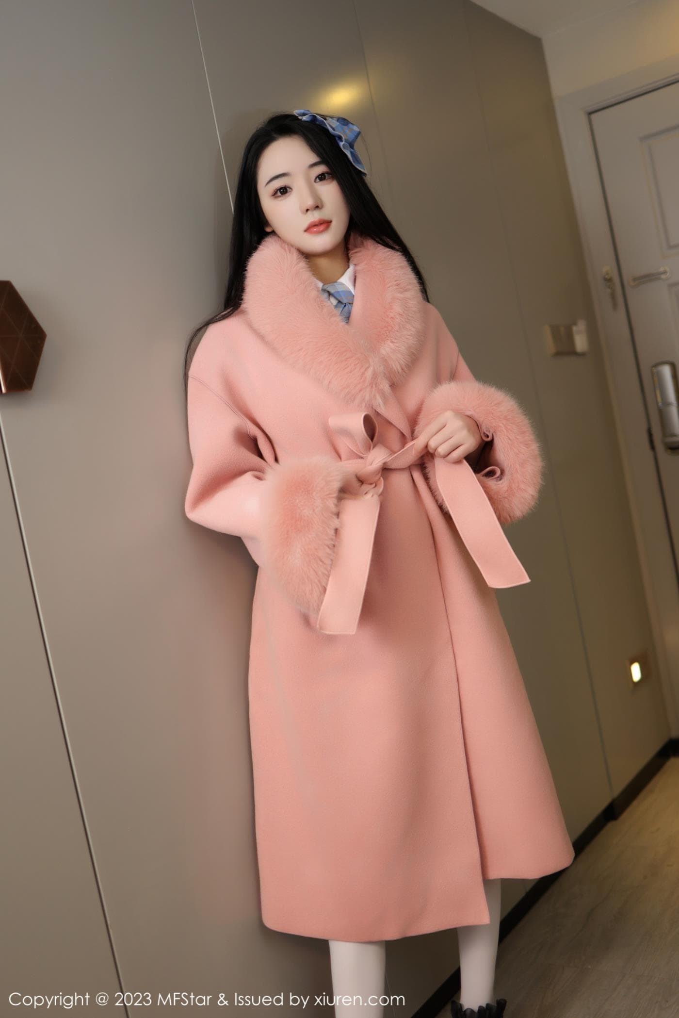 MFStar模范学院 VOL.591 汐汐爱吃草莓 新人美腿