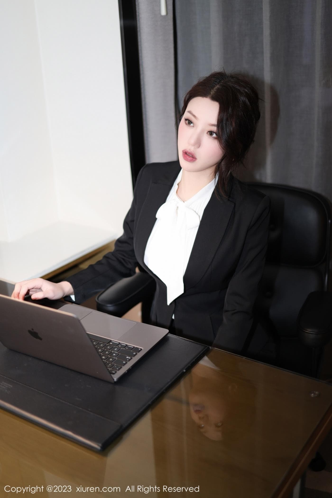 XiuRen秀人网 No.6342 米娜MnaL 黑丝美腿