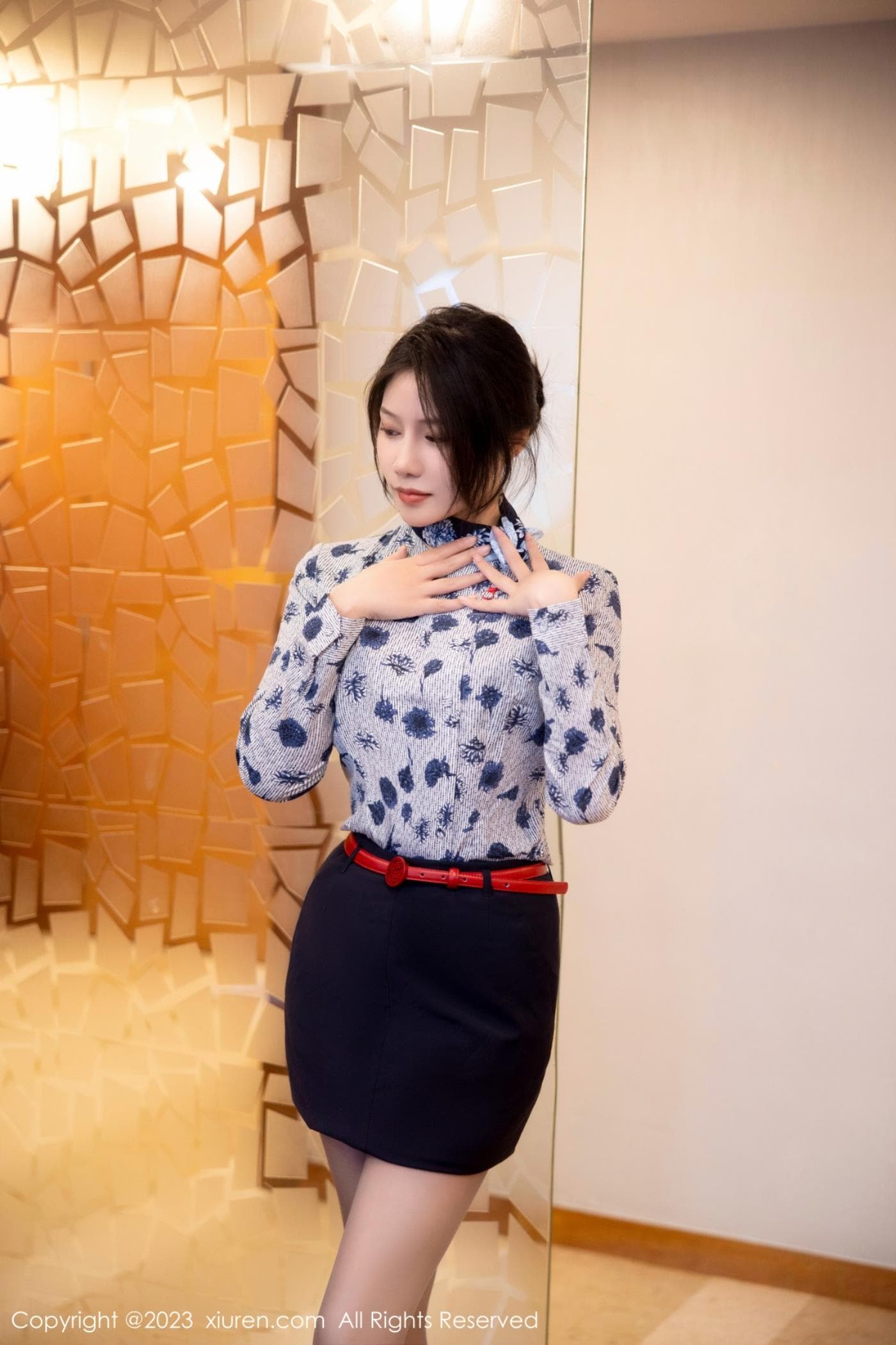 XiuRen秀人网 No.6338 王楚璇 新人制服短裙