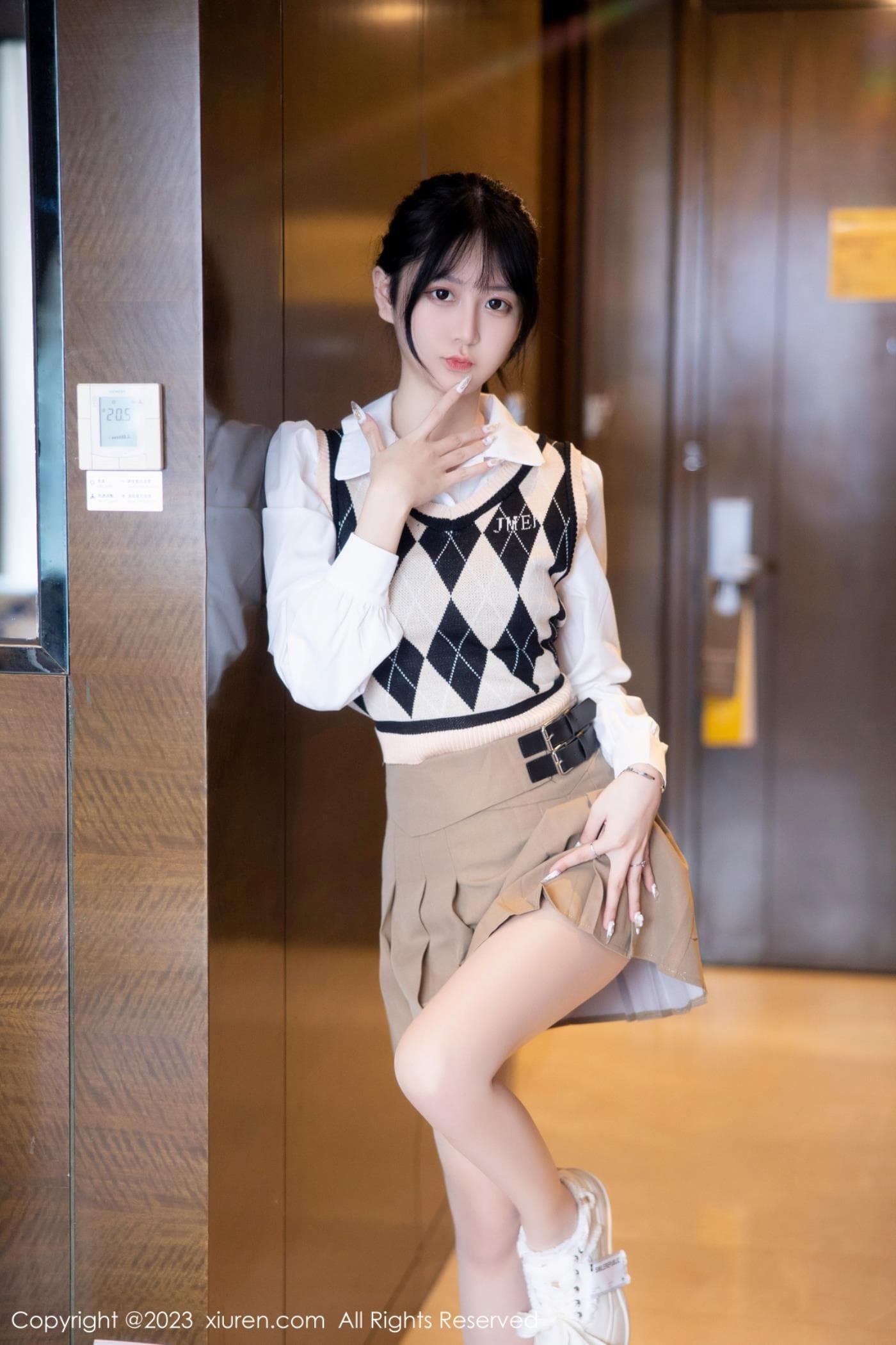XiuRen秀人网 No.6329 谢小蒽 短裙美腿
