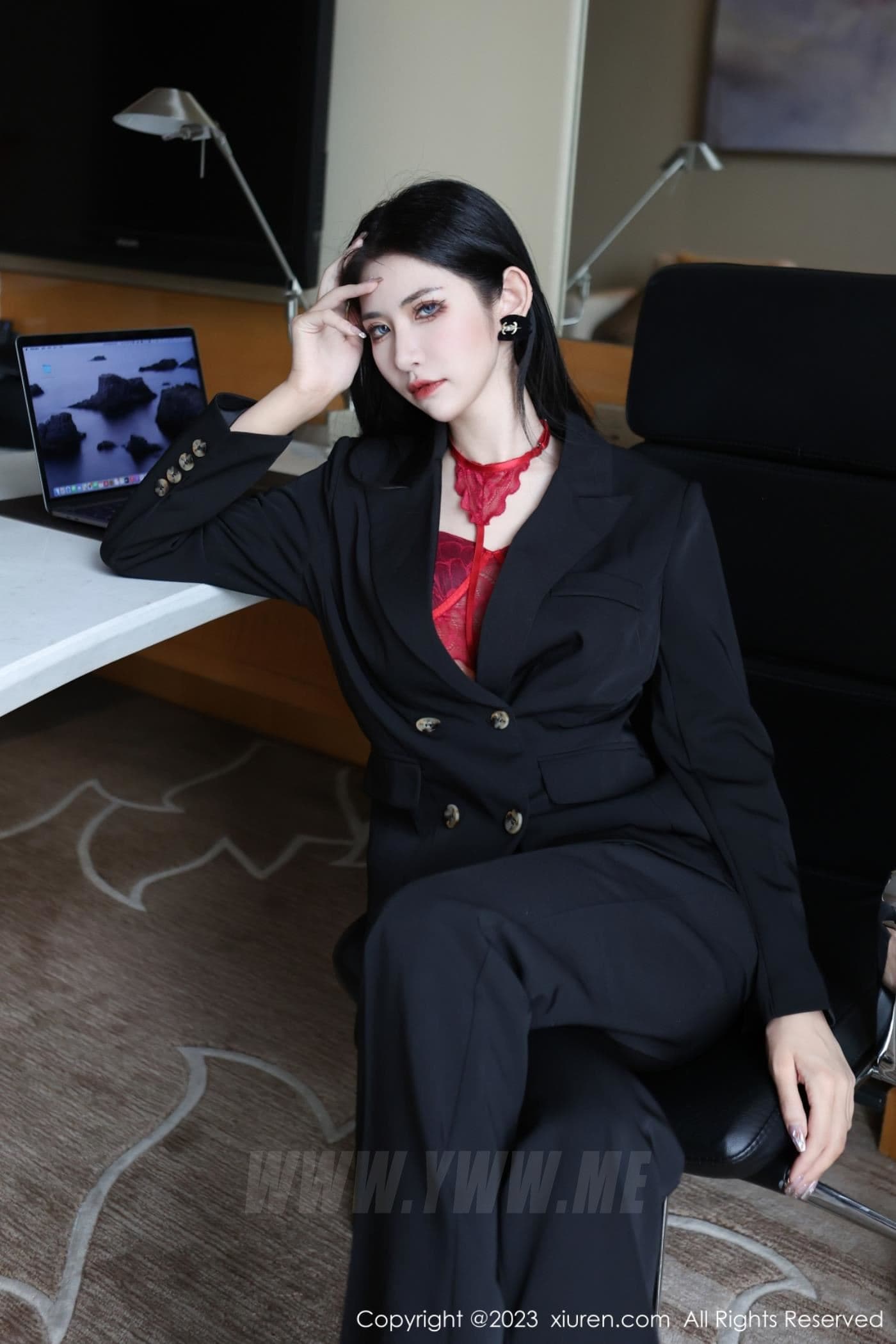XiuRen秀人网 No.6402 依娜Yina 美腿新人