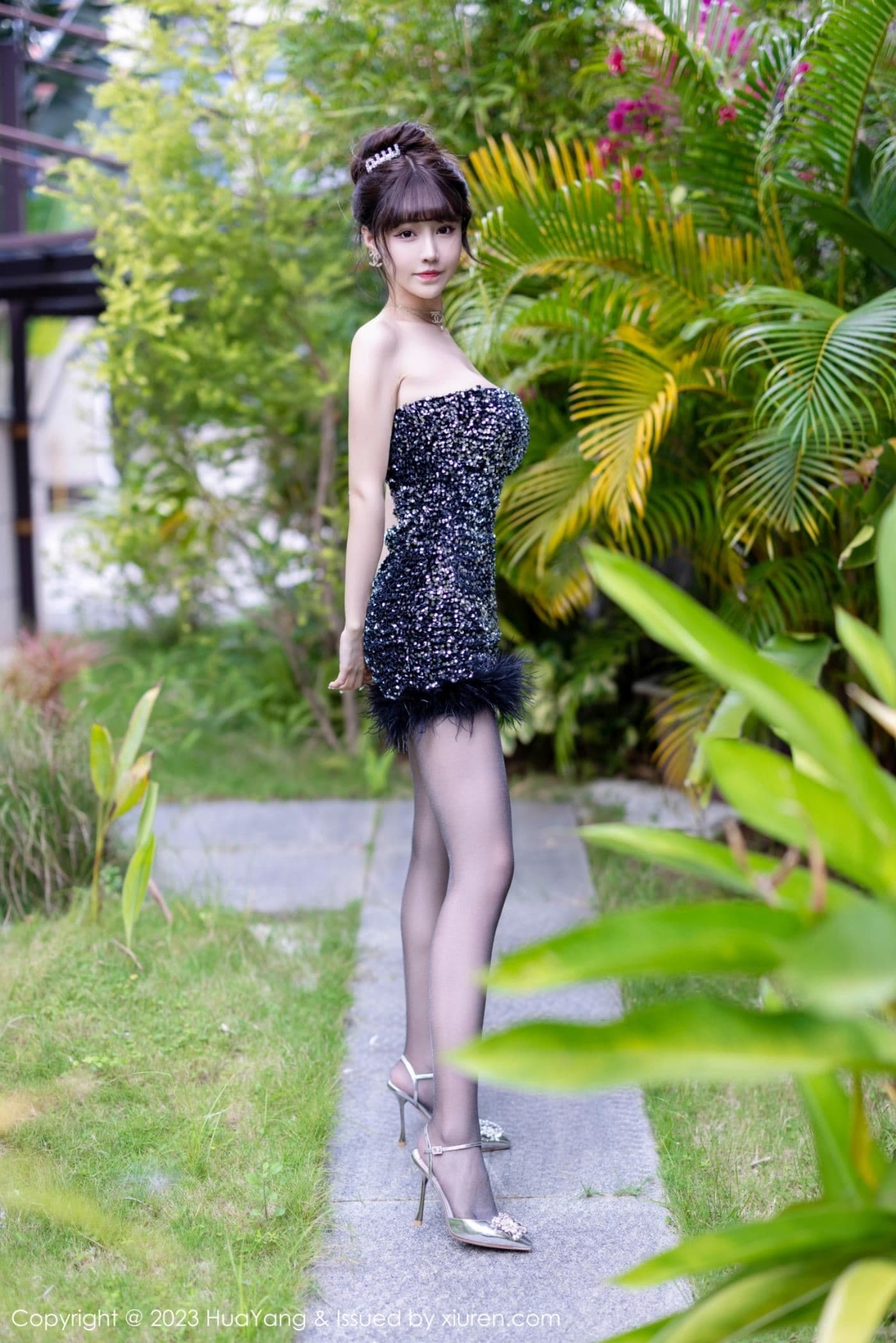 HuaYang花漾 VOL.528 朱可儿Flora 黑丝美腿