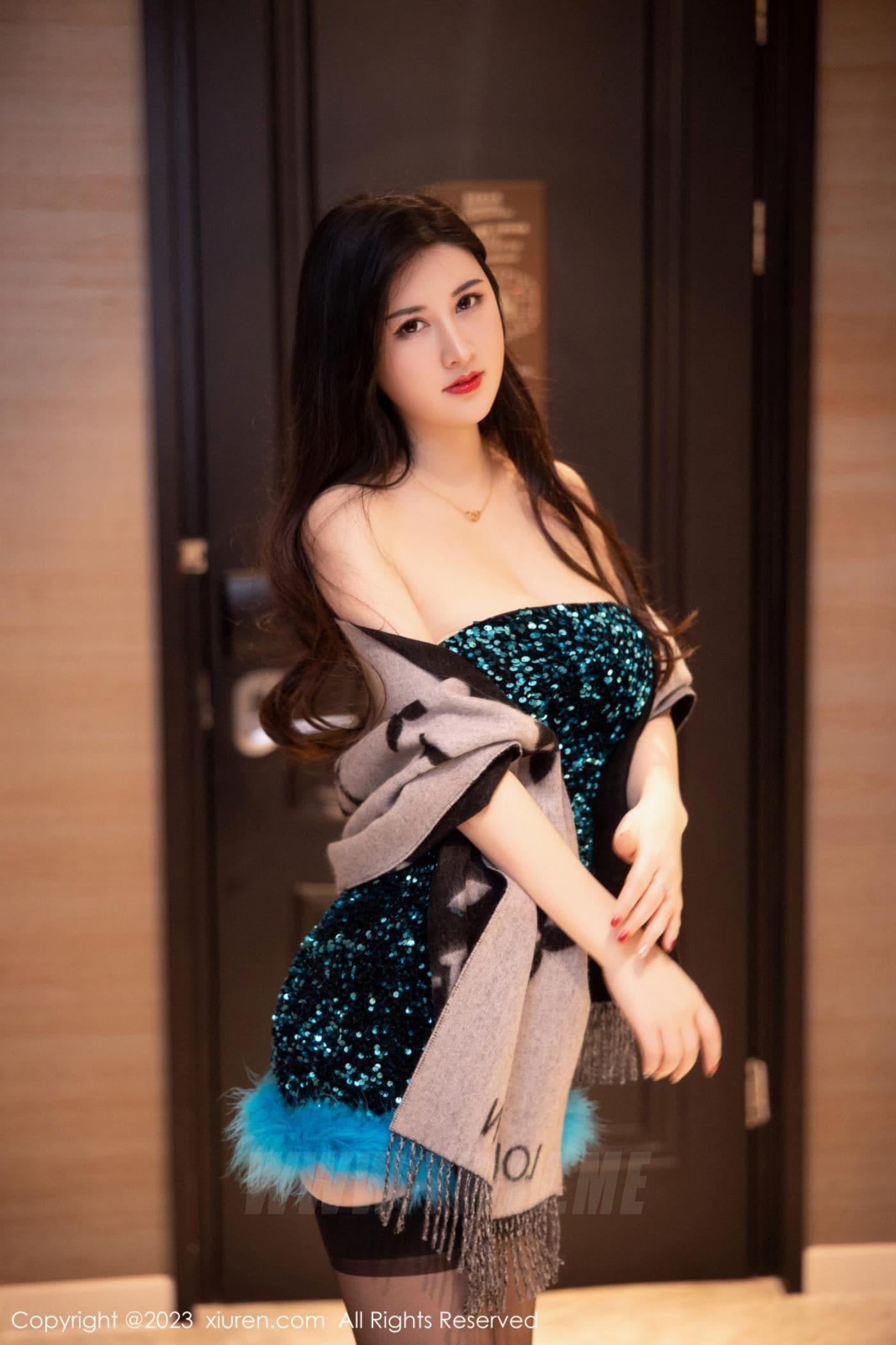 XiuRen秀人网 No.6384 诗诗kiki 黑丝美臀
