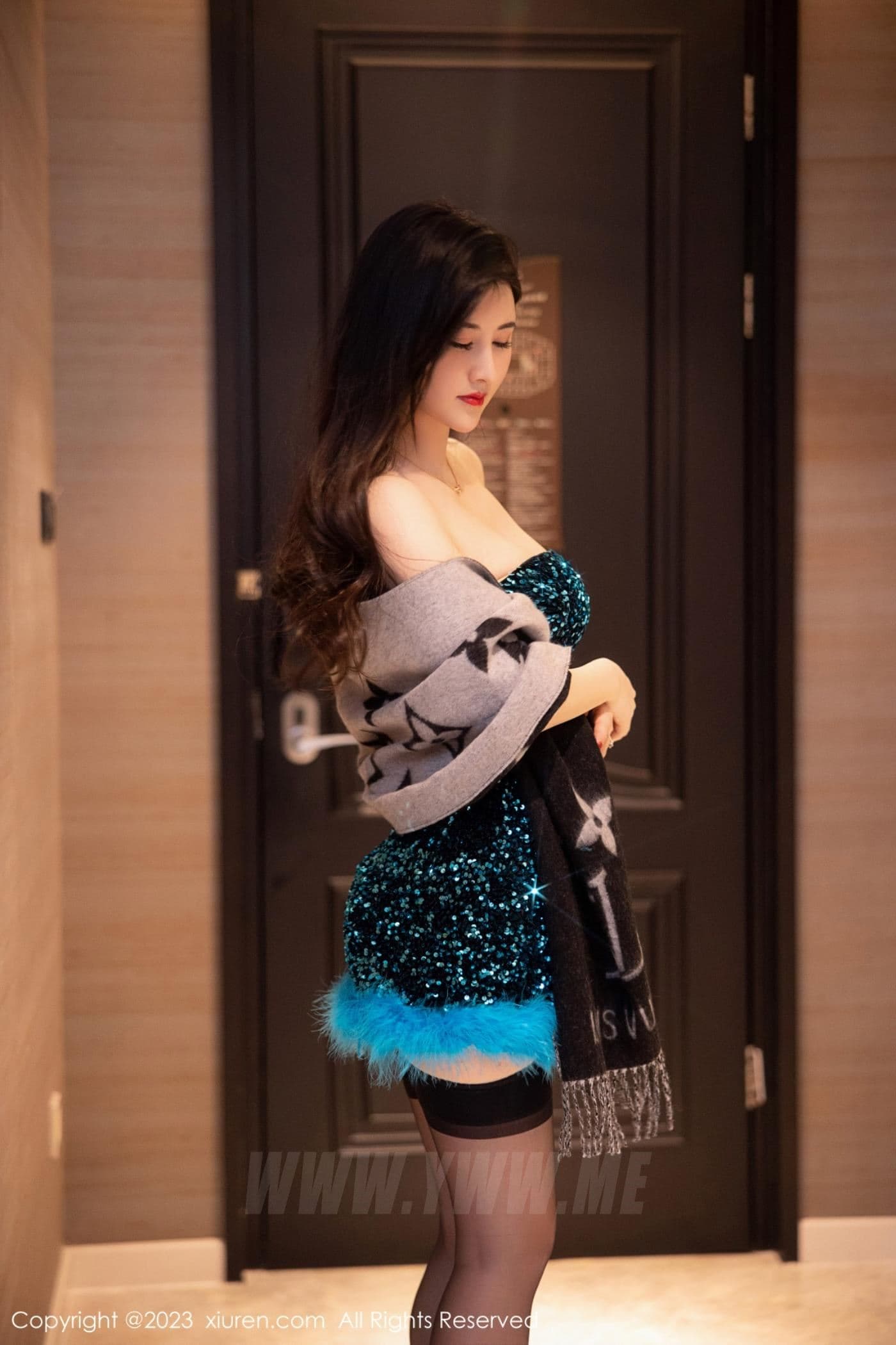 XiuRen秀人网 No.6384 诗诗kiki 黑丝美臀