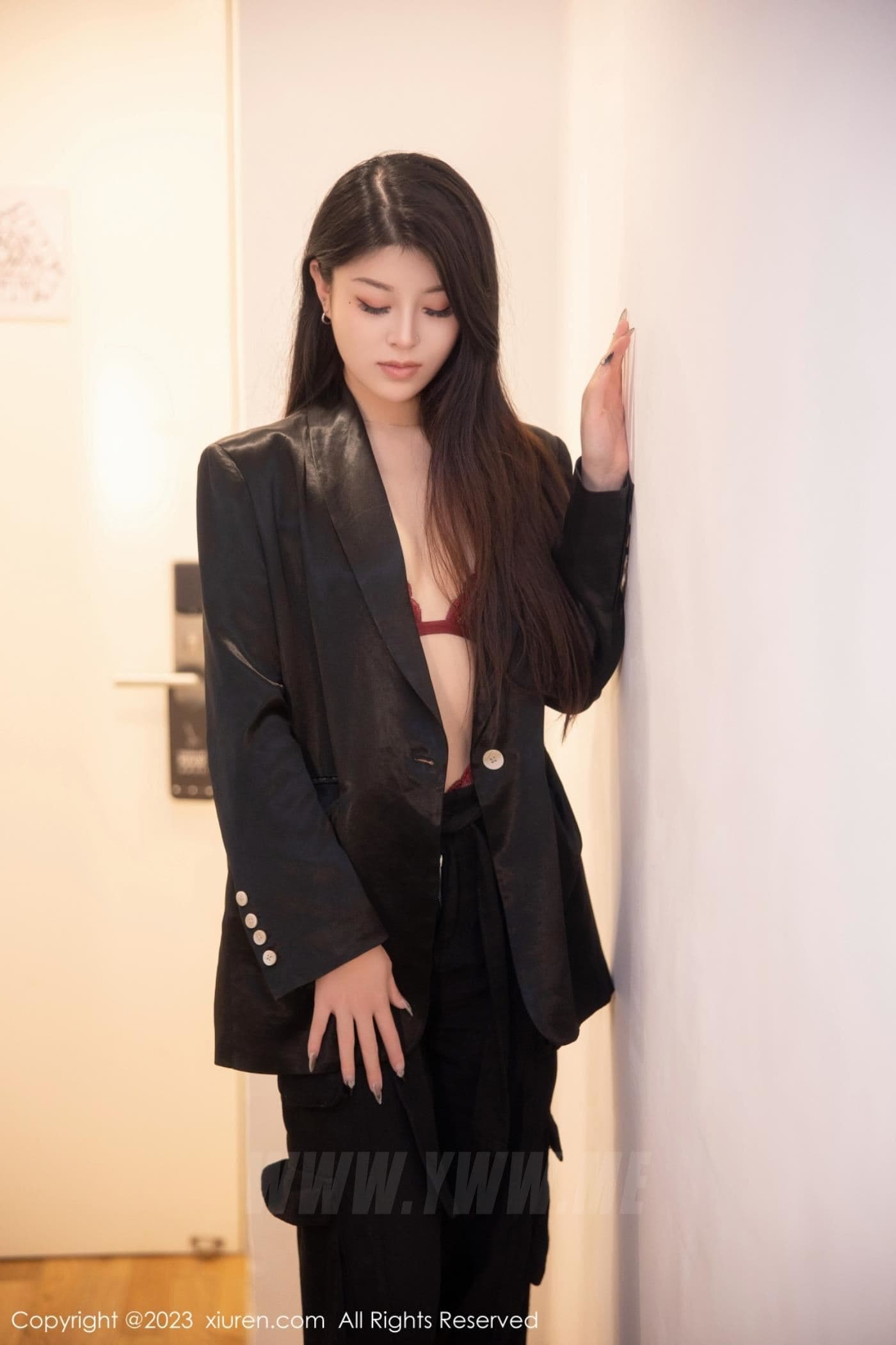 XiuRen秀人网 No.6409 四月月 黑丝美腿