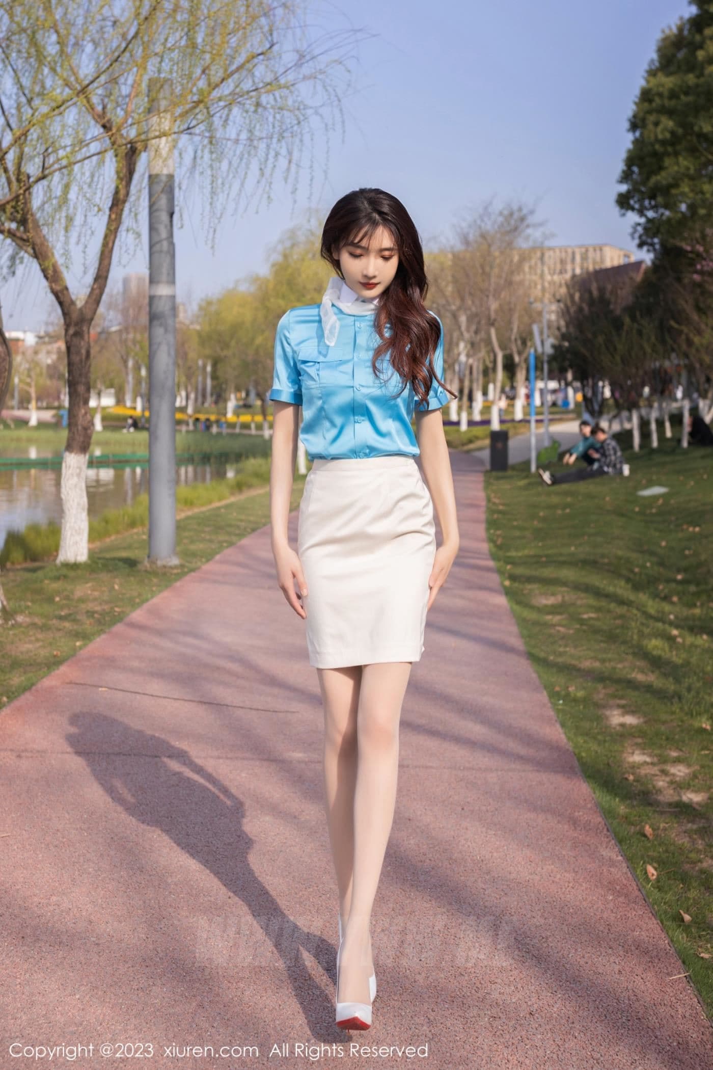 XiuRen秀人网 No.6463 陆萱萱 制服美臀