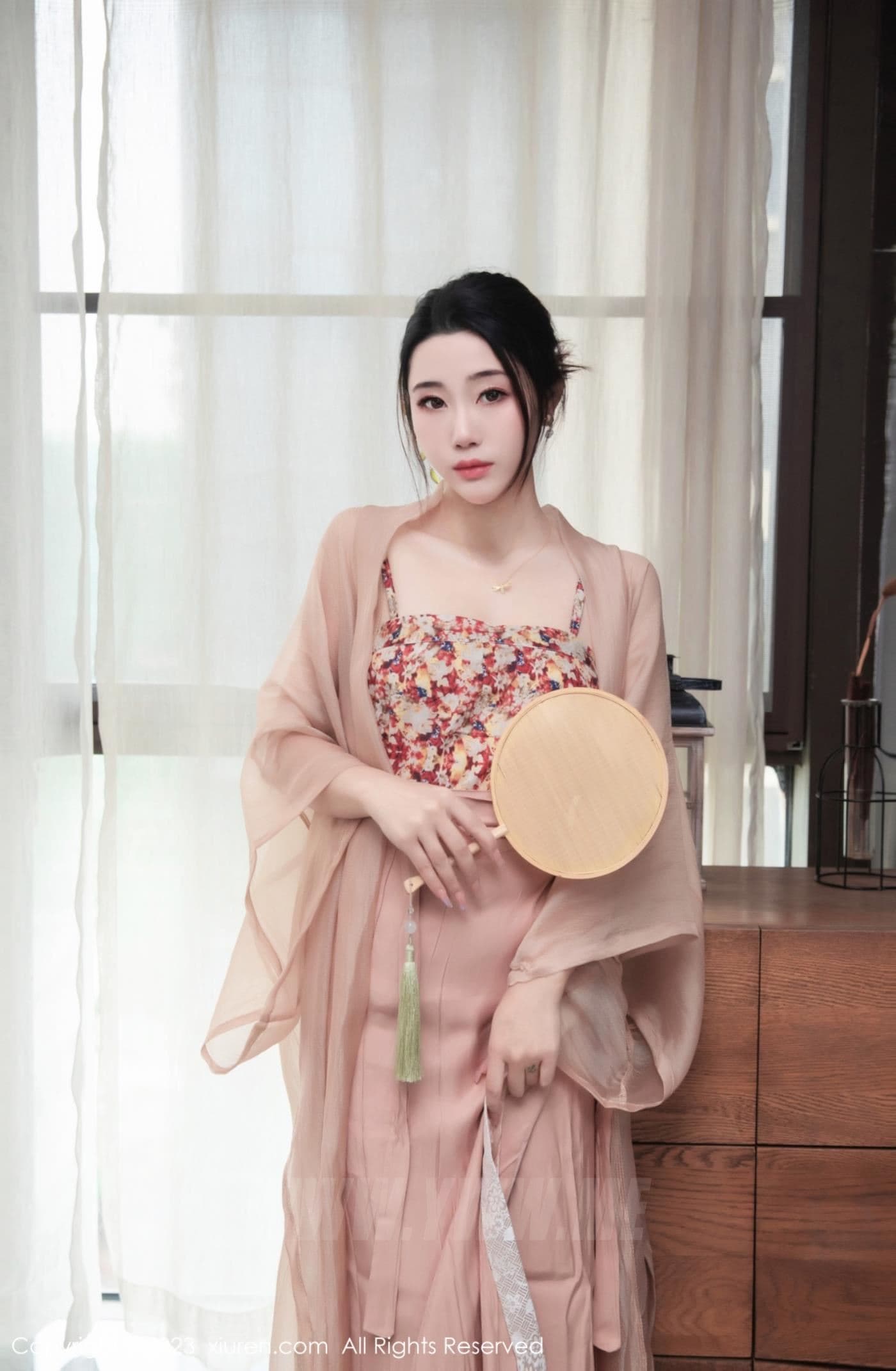 XiuRen秀人网 No.6457 严利娅Yuliya 汉服美臀