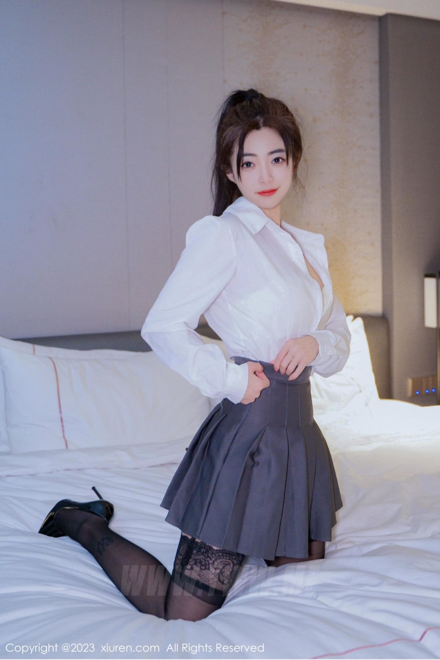 XiuRen秀人网 No.6444 星子柒kiki 黑丝美腿