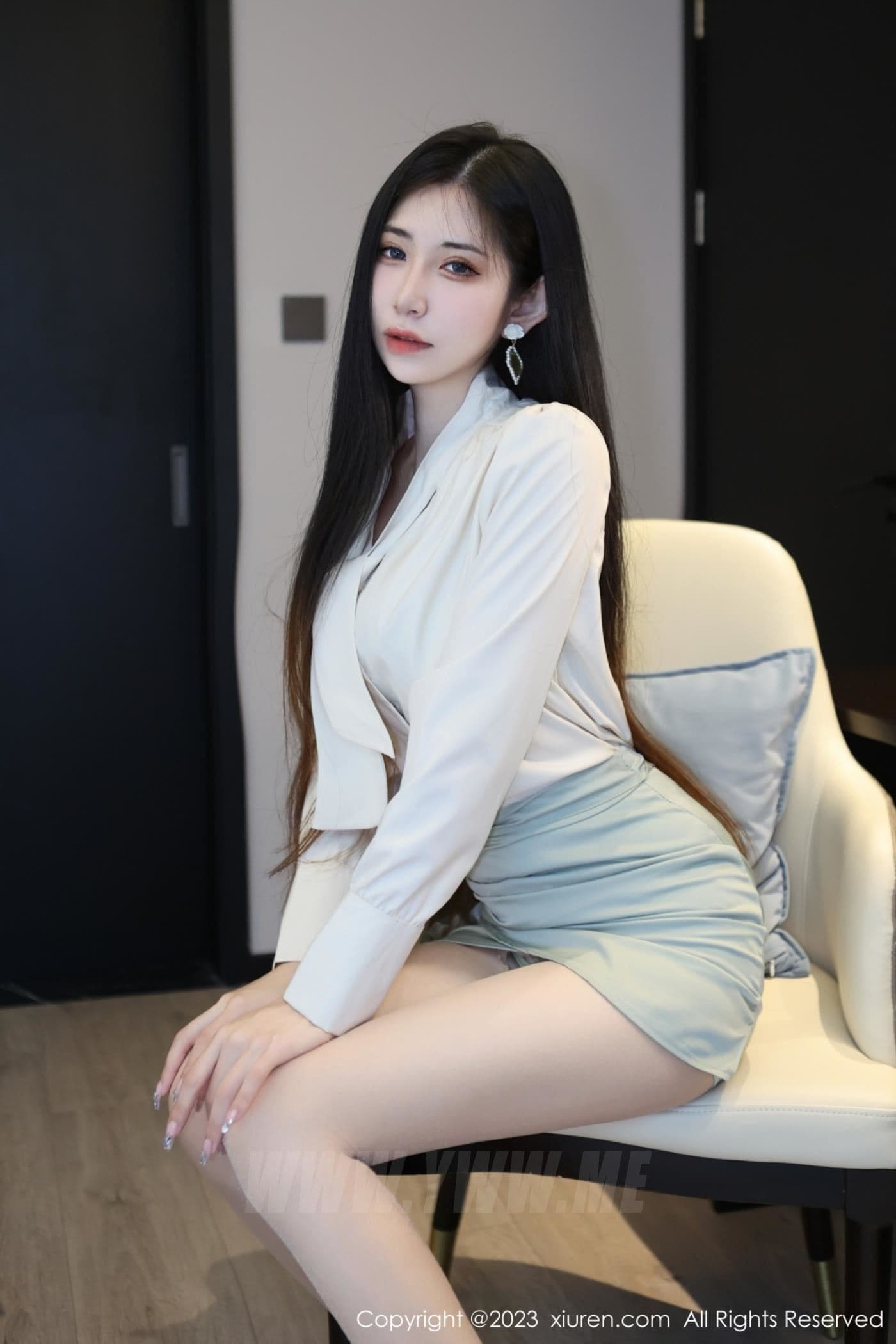 XiuRen秀人网 No.6547 依娜Yina 短裙美腿