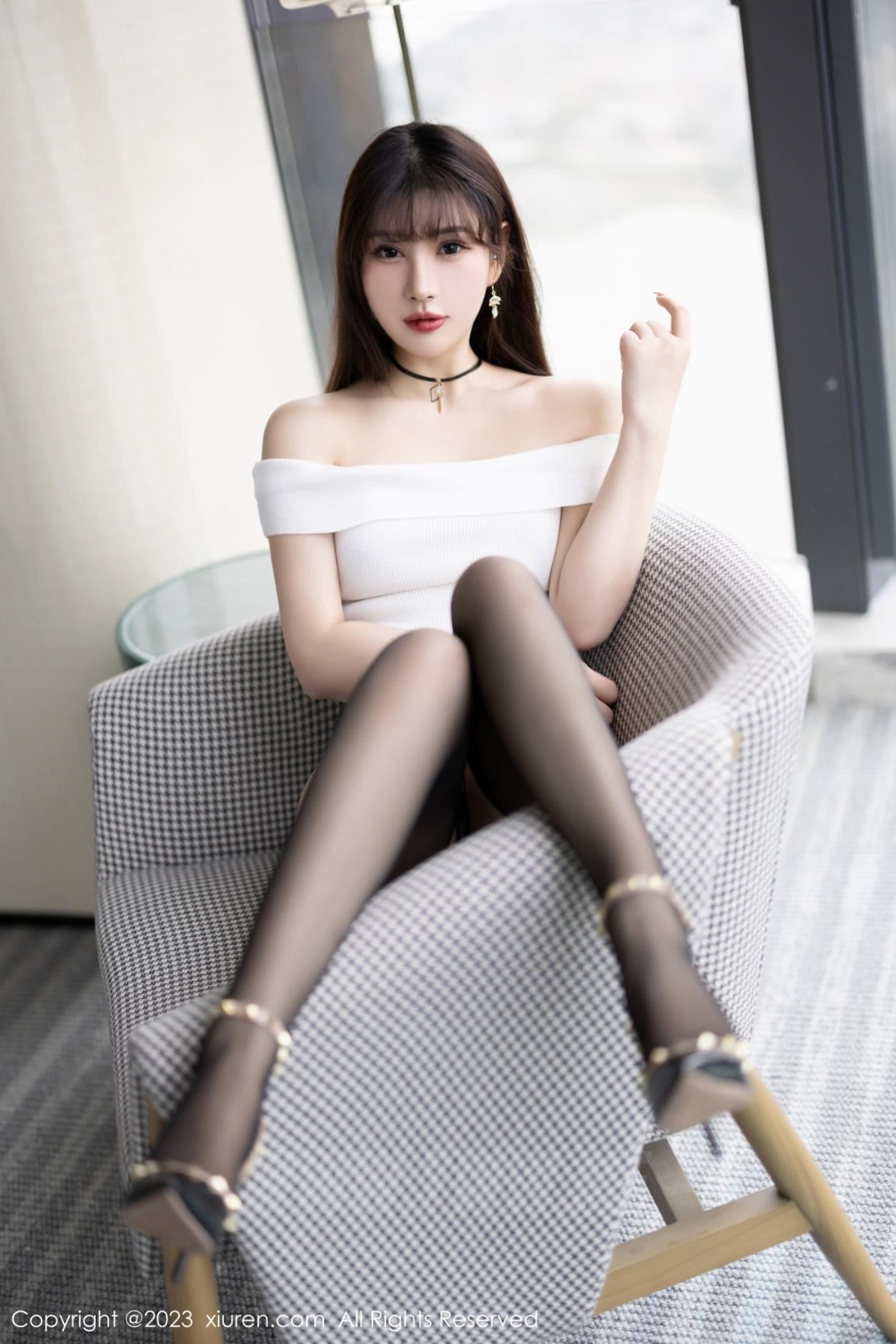 XiuRen秀人网 No.6725 张欣欣 黑丝美腿