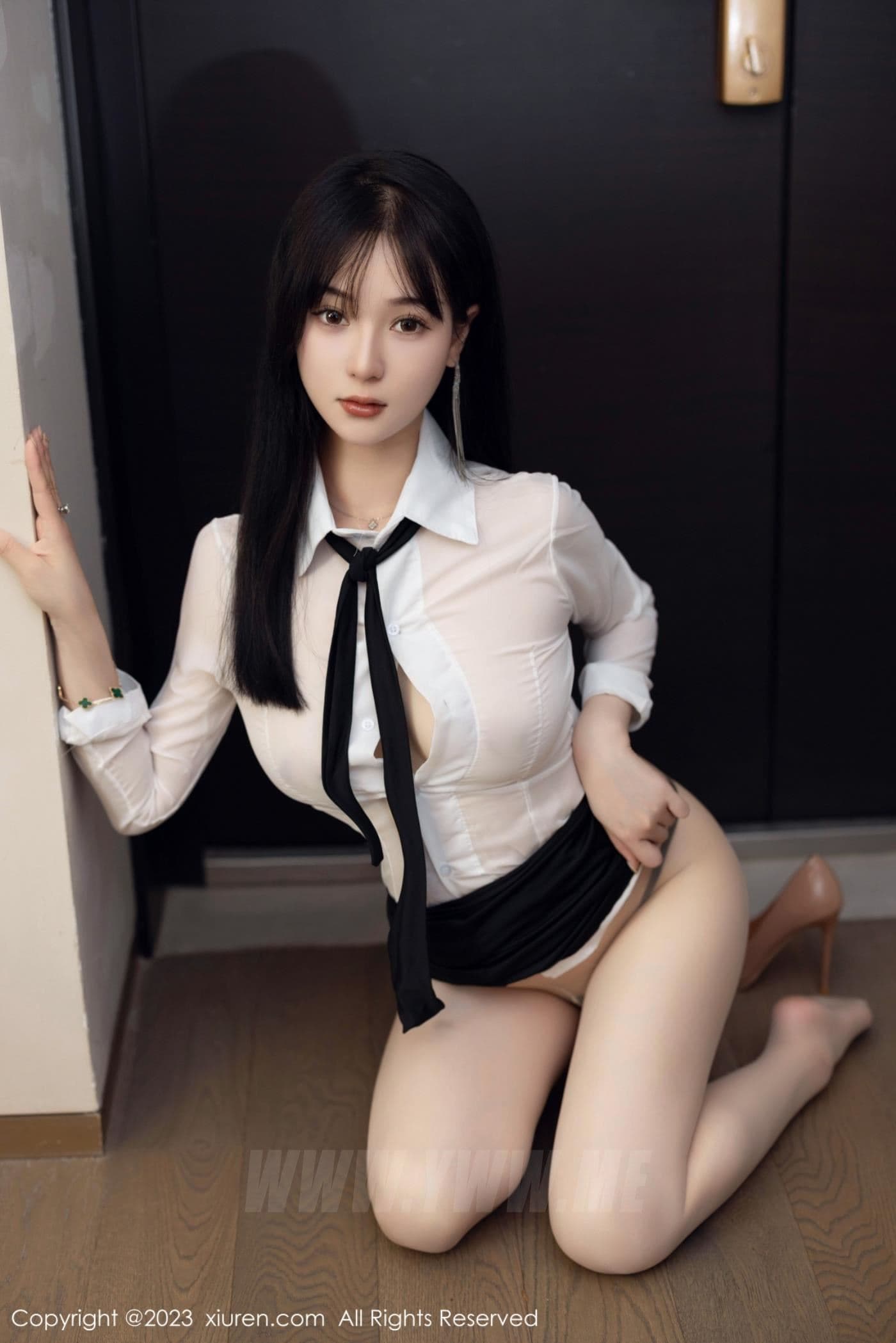 XiuRen秀人网 No.6710 柚琪Rich 新人美臀
