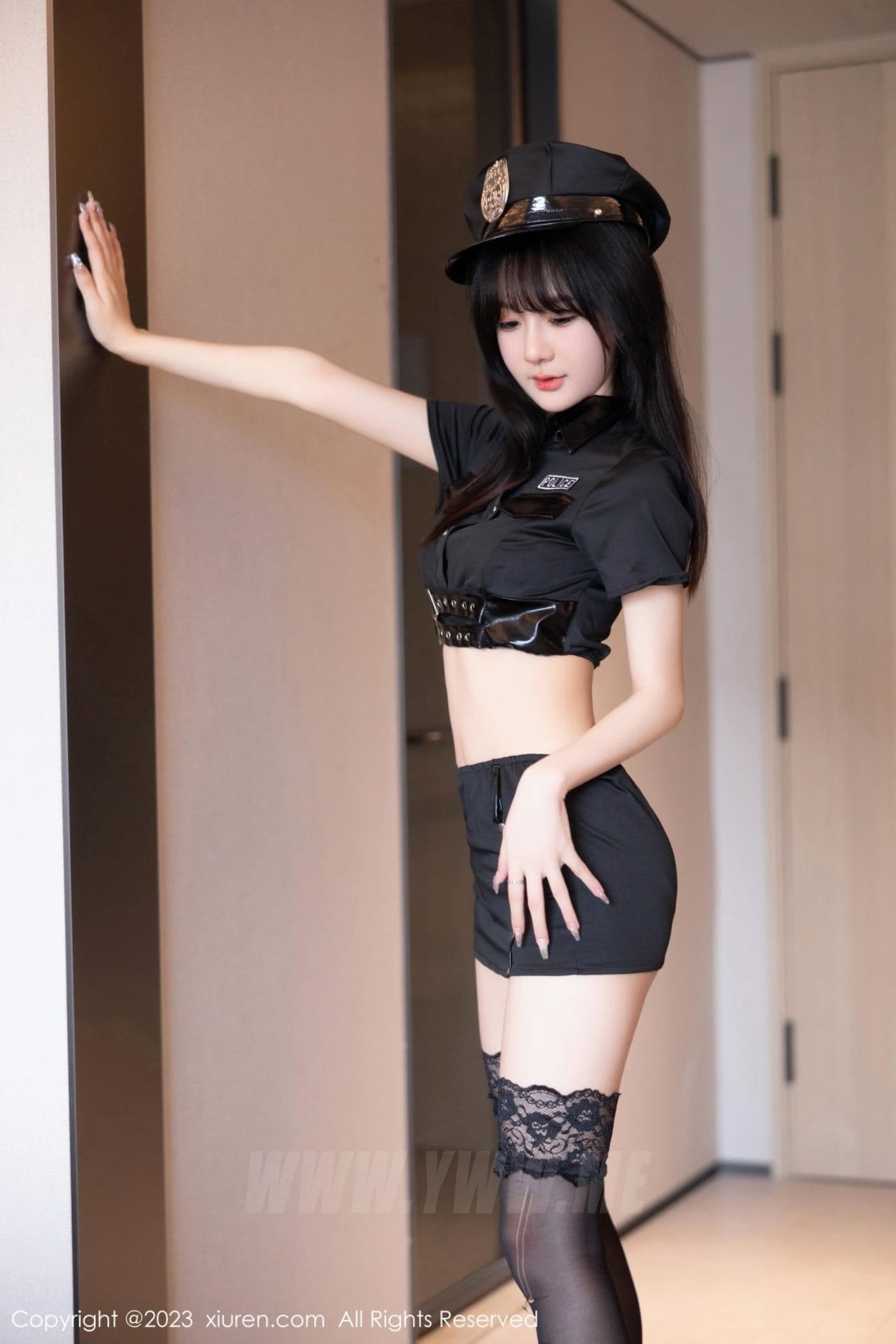 XiuRen秀人网 No.6851 幼幼 制服美腿