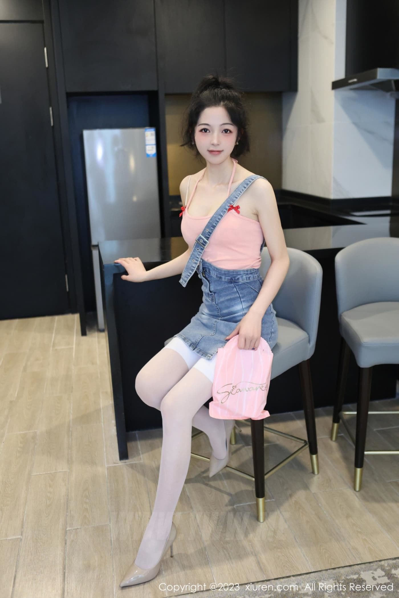 XiuRen秀人网 No.6816 茜茜Kimi 丝袜美腿
