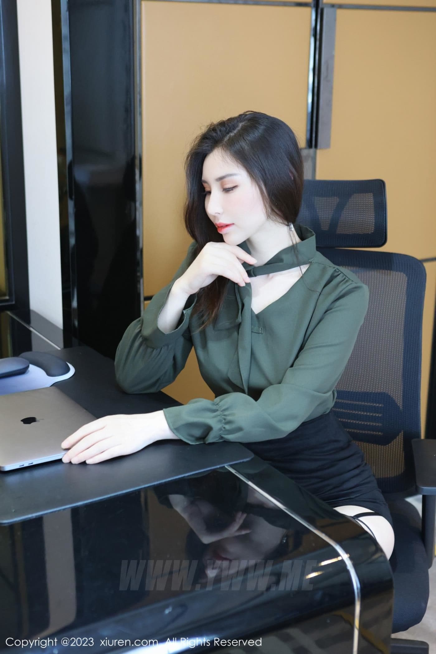 XiuRen秀人网 No.6844 王曼柔 短裙丝袜