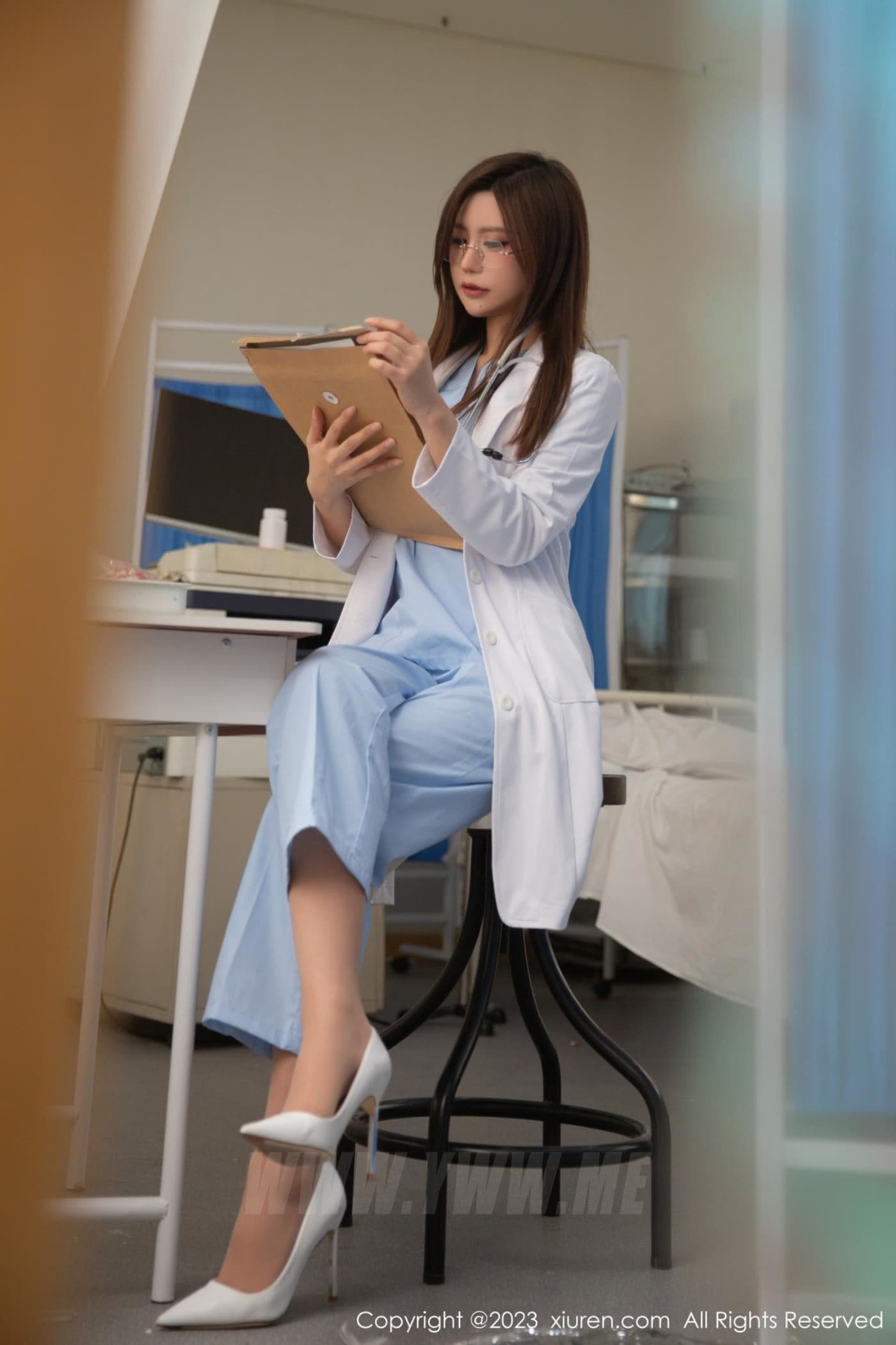 XiuRen秀人网 No.6849 绮里嘉ula 美腿医生服
