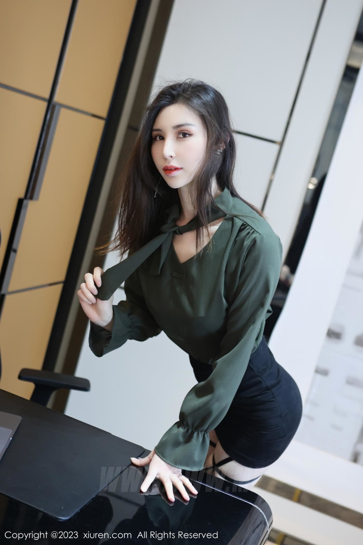 XiuRen秀人网 No.6844 王曼柔 短裙丝袜