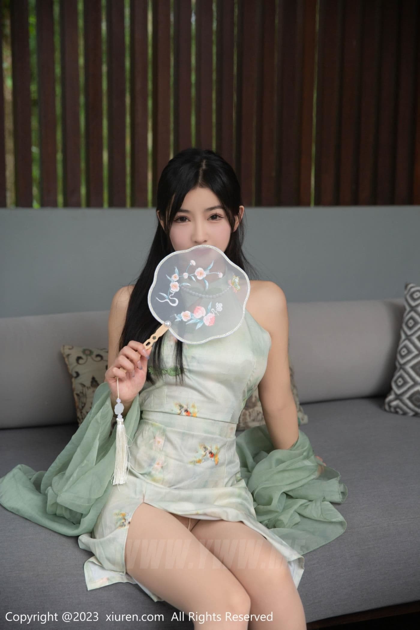 XiuRen秀人网 No.6880 谭小灵 古装美腿