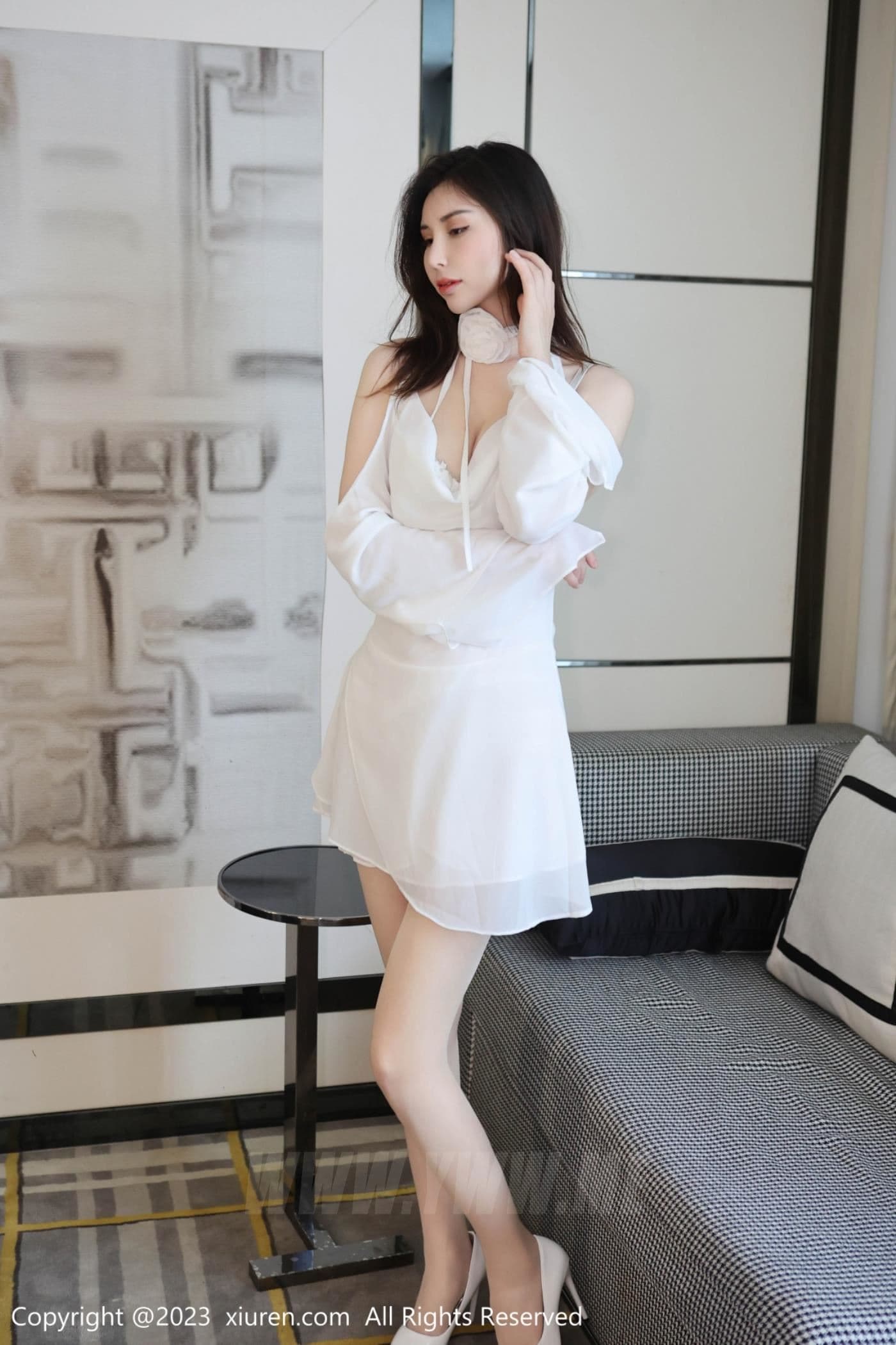 XiuRen秀人网 No.6877 王曼柔 丰腴美腿
