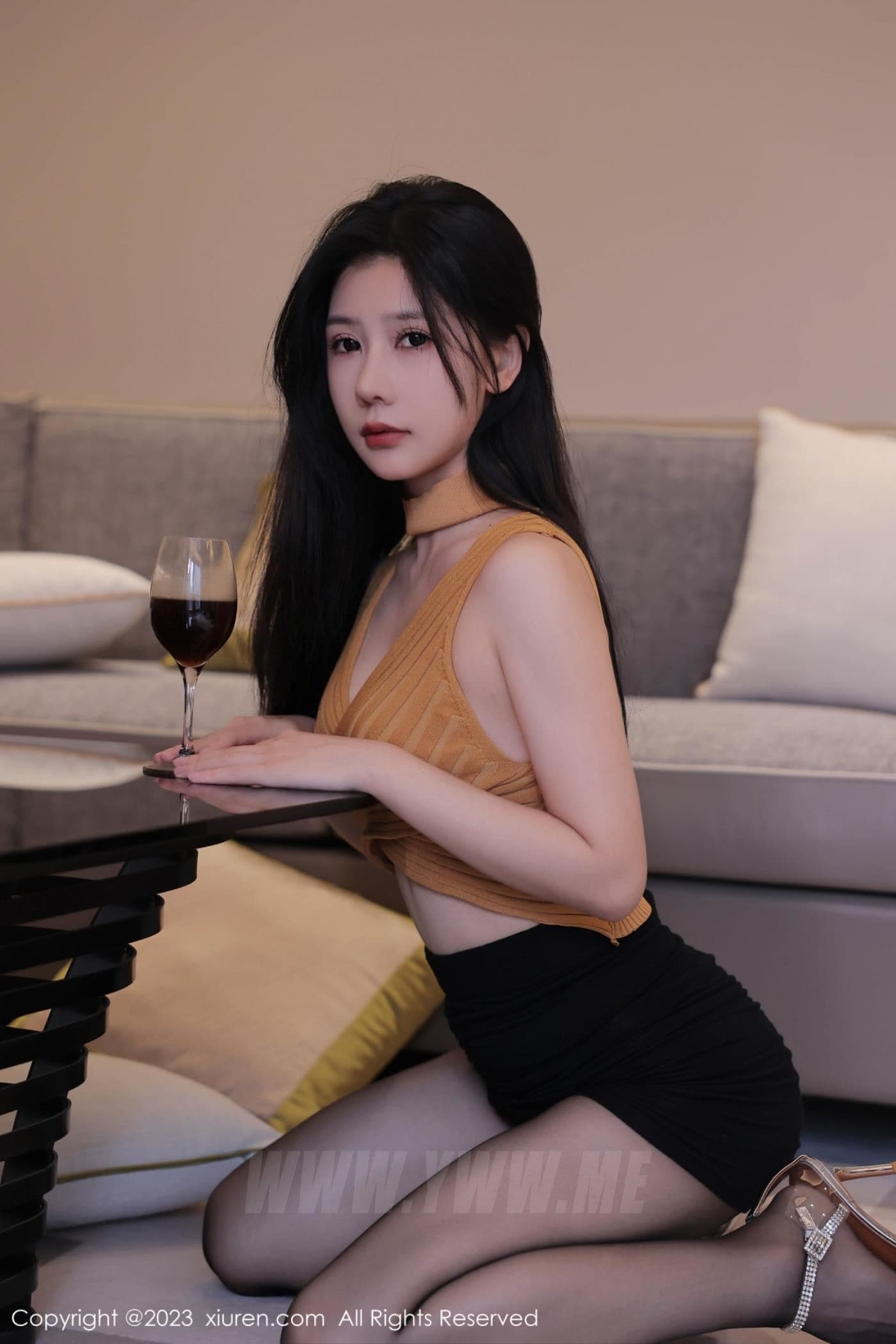 XiuRen秀人网 No.6920 尹甜甜 黑丝美腿