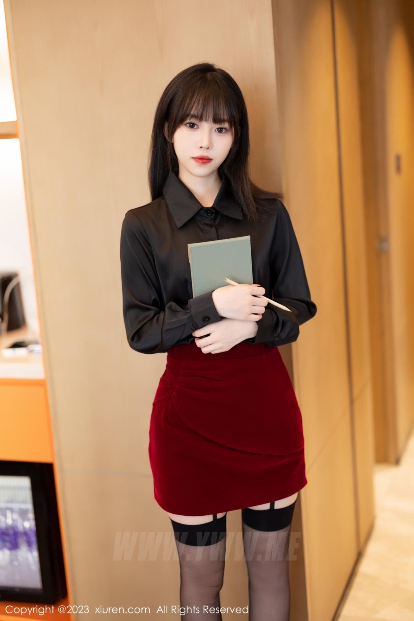 XIAOYU语画界 VOL.1063 奶瓶. 黑丝美腿