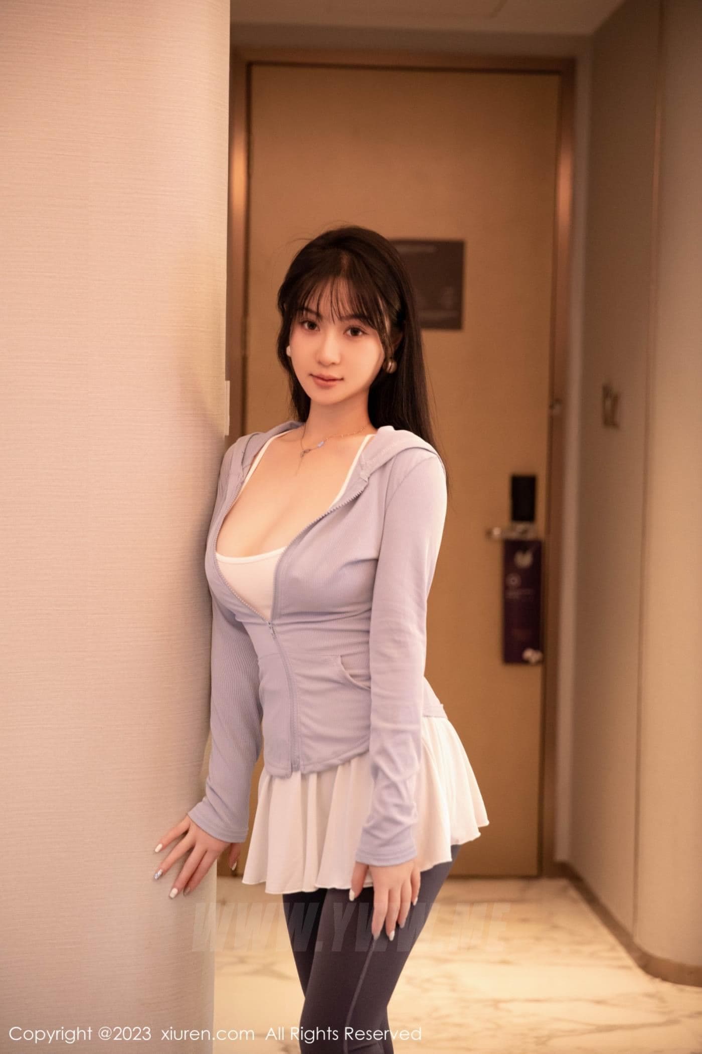 XiuRen秀人网 No.6968 柚琪Rich 丰腴美臀