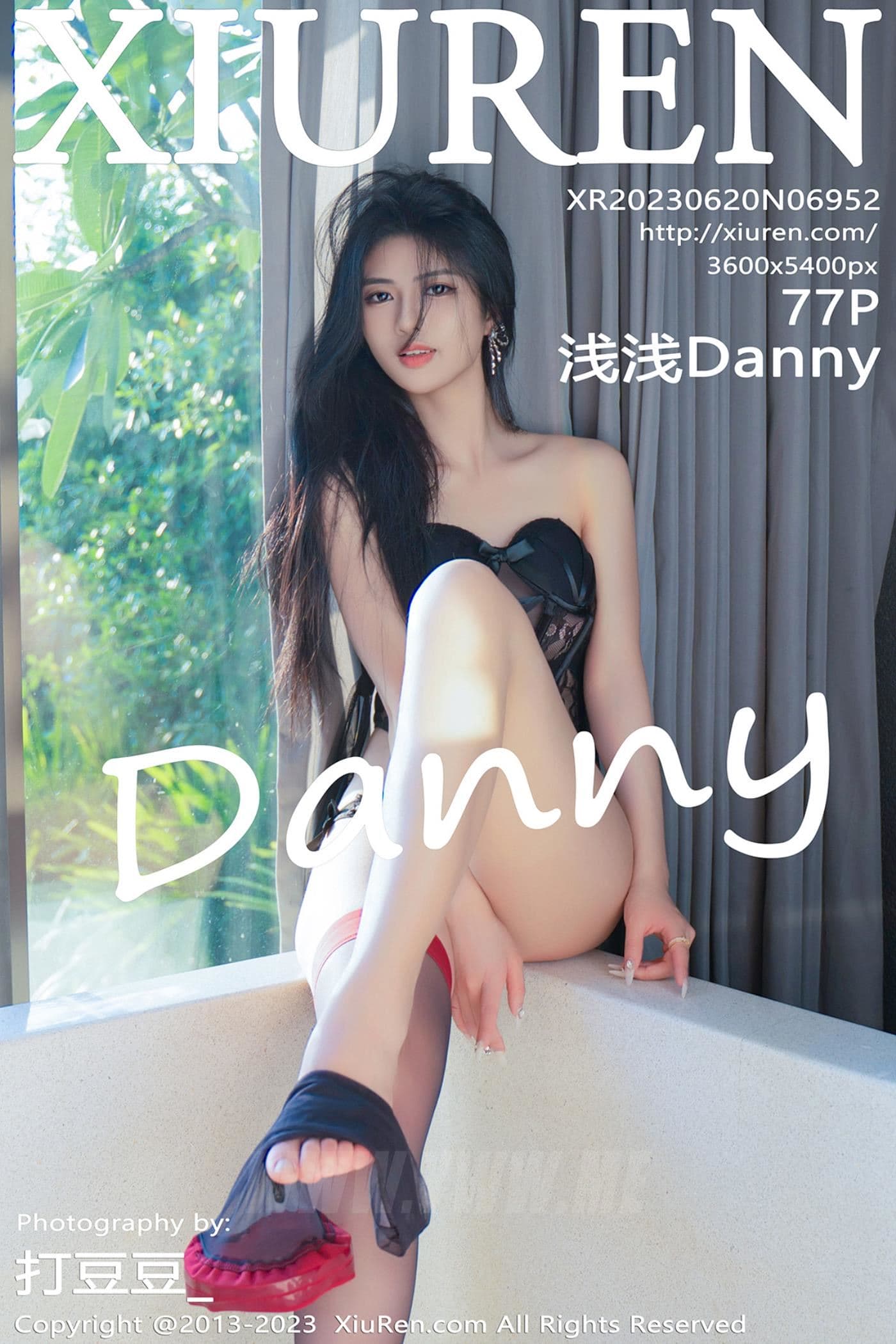 XiuRen秀人网 No.6952 浅浅Danny 黑丝美腿