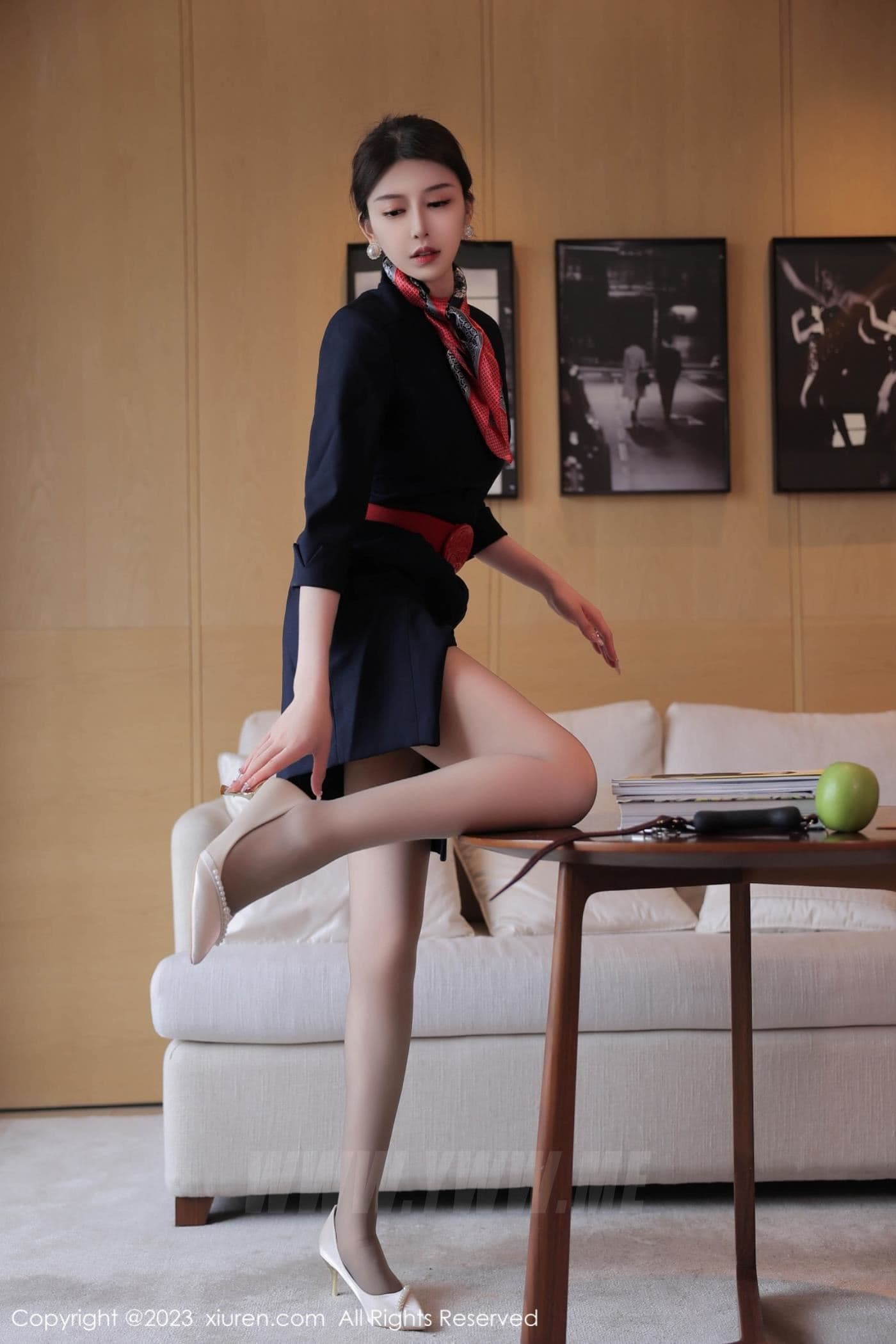 XiuRen秀人网 No.6966 玉兔miki 黑丝美腿