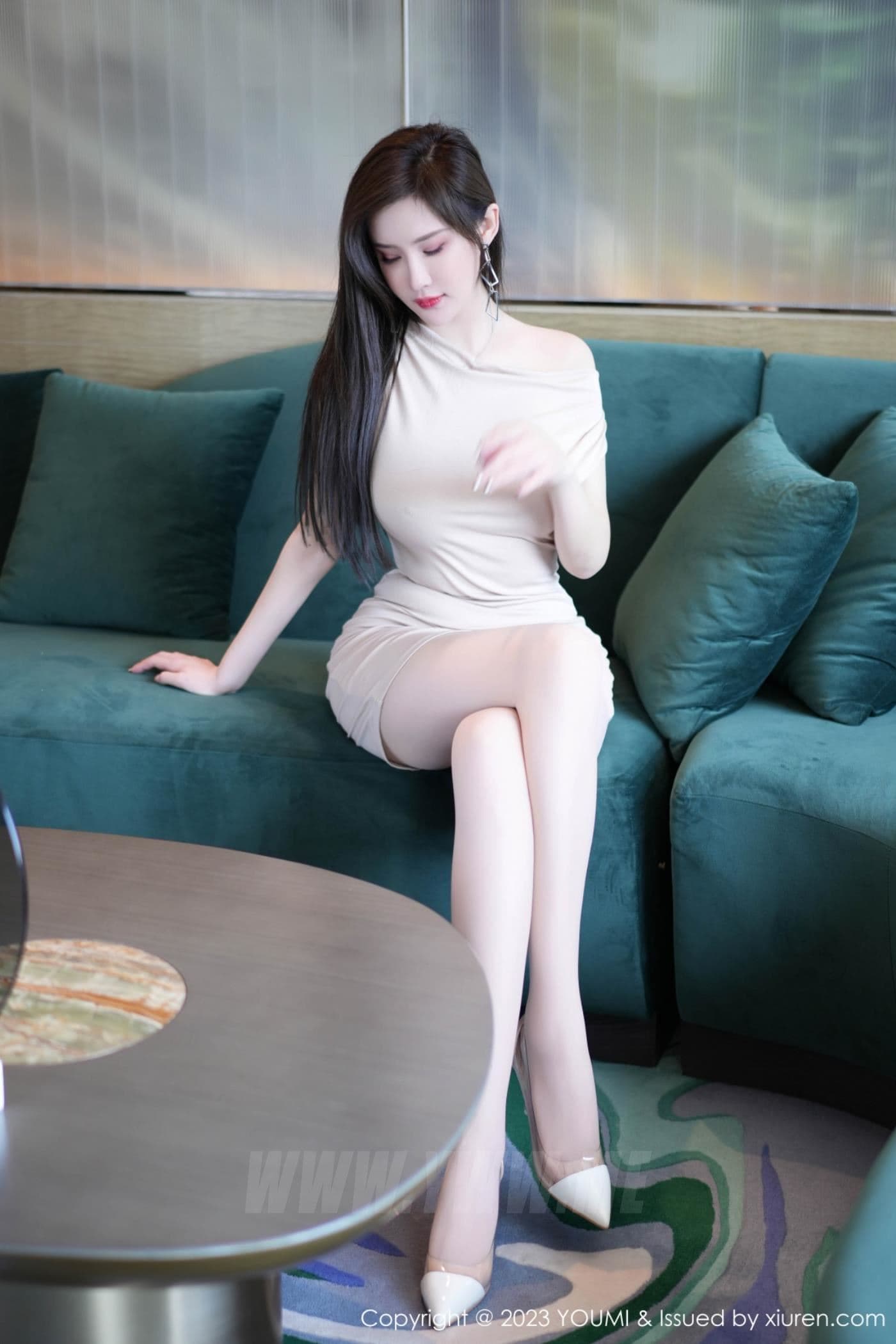 YOUMI尤蜜荟 VOL.957 Carol周妍希 丰腴美臀