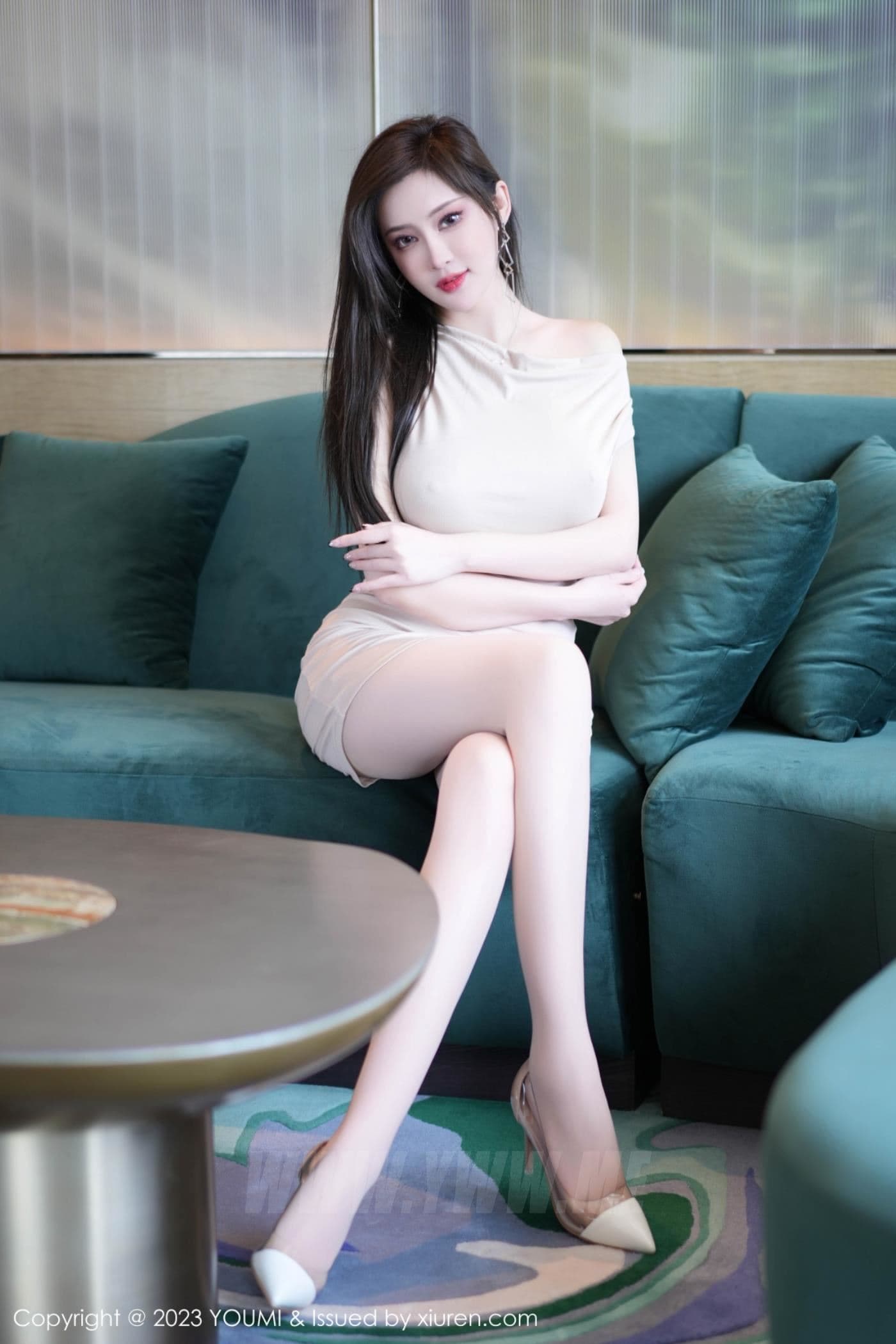YOUMI尤蜜荟 VOL.957 Carol周妍希 丰腴美臀