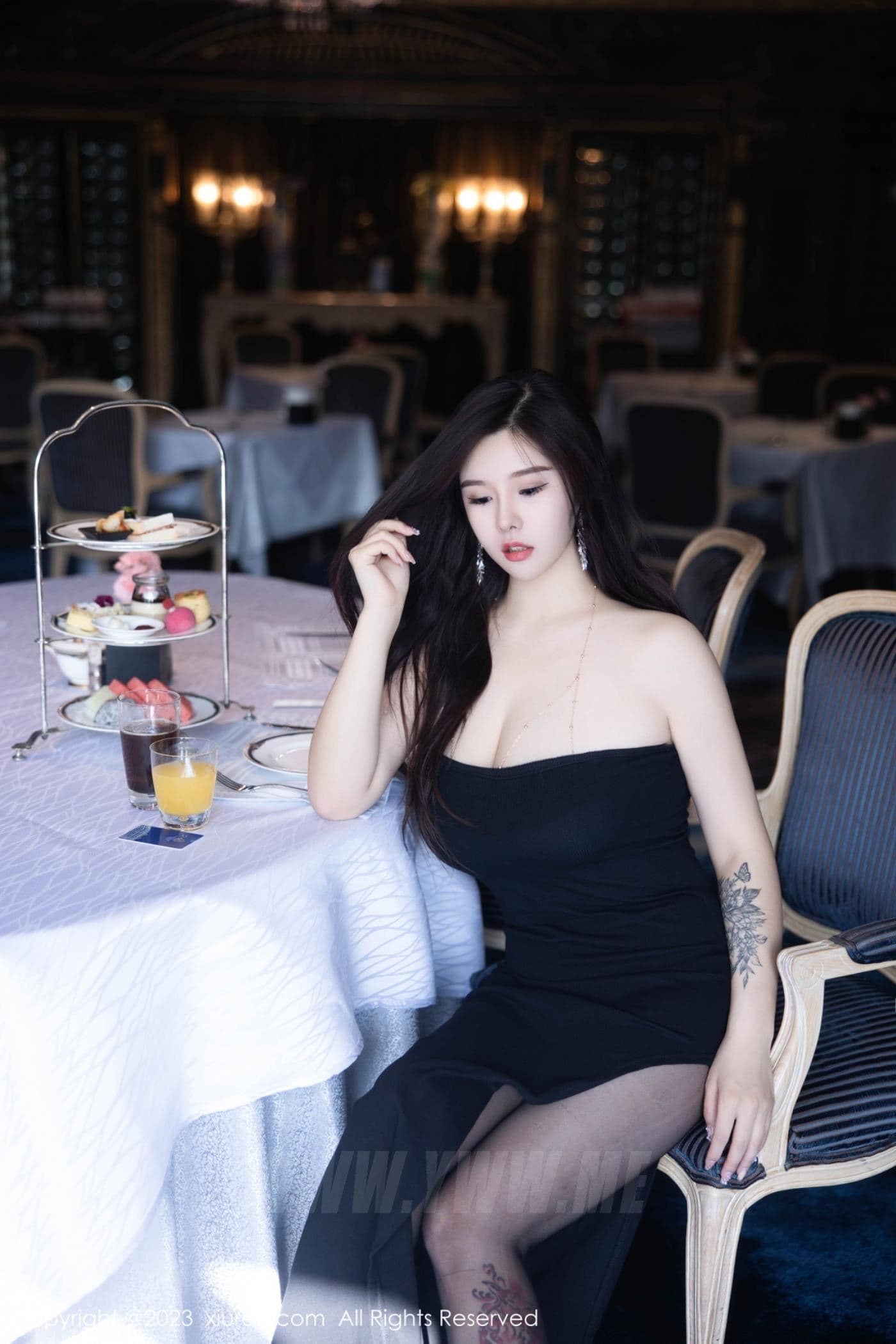 XiuRen秀人网 No.6973 周思乔Betty 黑丝美臀