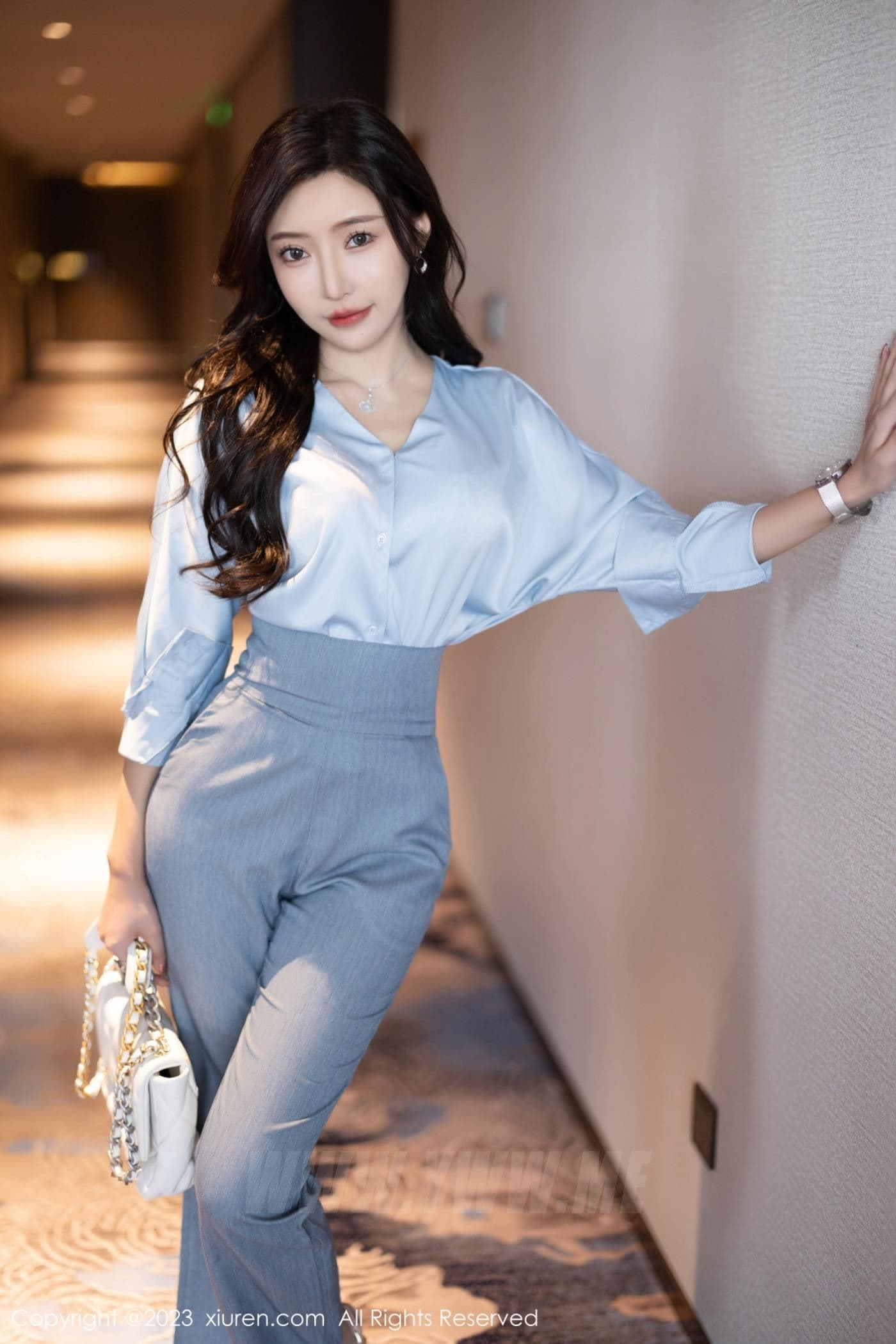 XiuRen秀人网 No.7123 王馨瑶yanni OL美腿