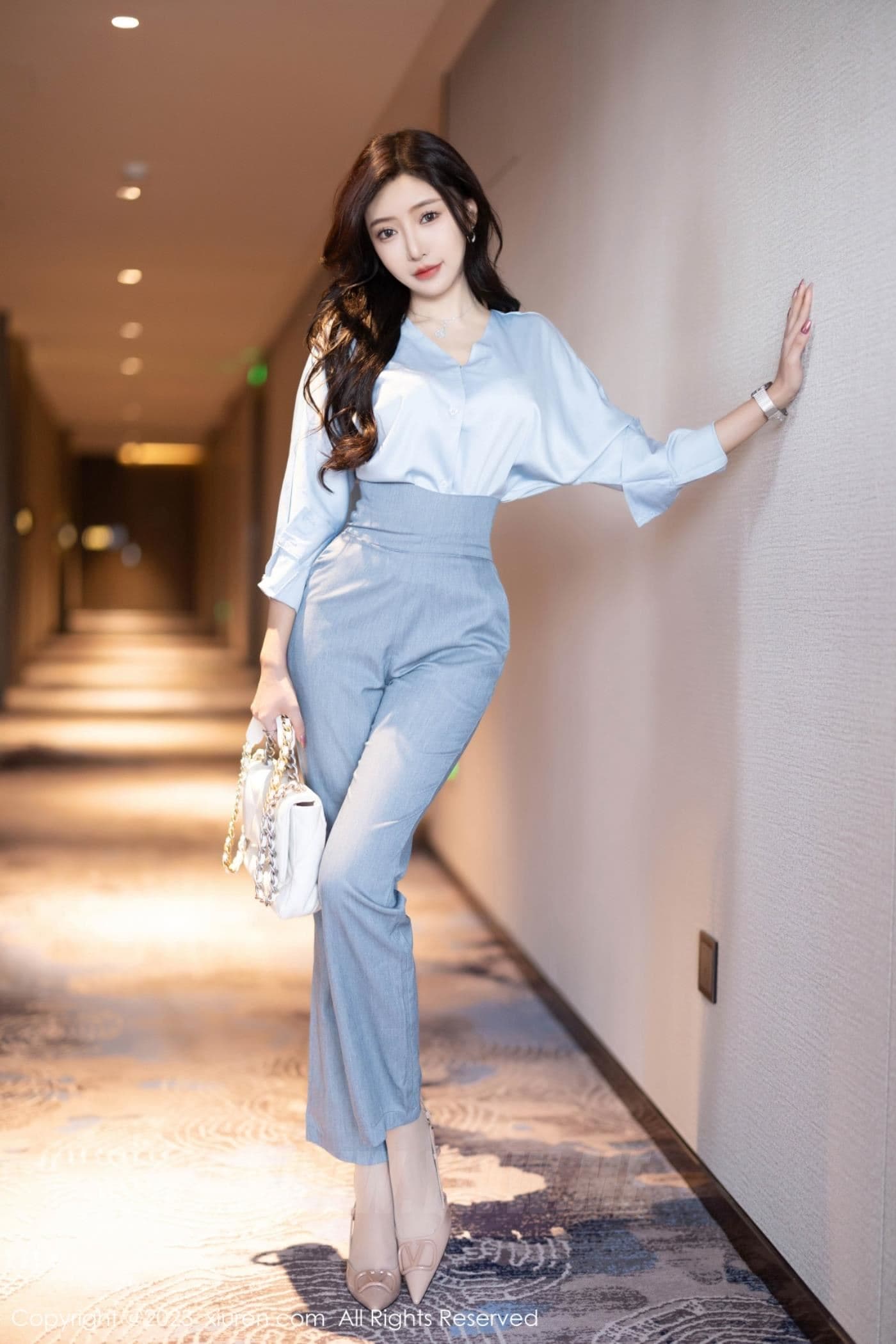 XiuRen秀人网 No.7123 王馨瑶yanni OL美腿
