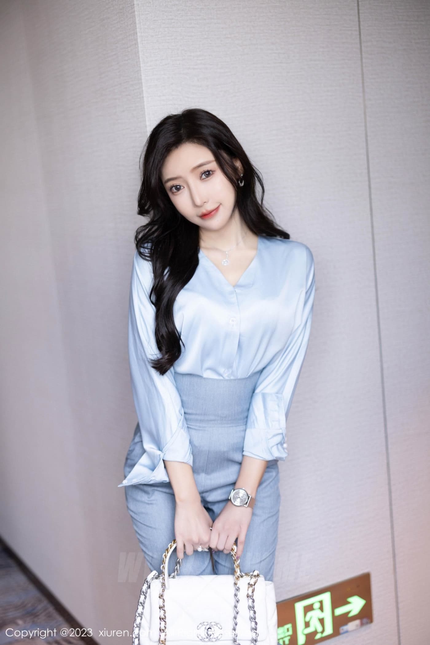 XiuRen秀人网 No.7123 王馨瑶yanni OL美腿