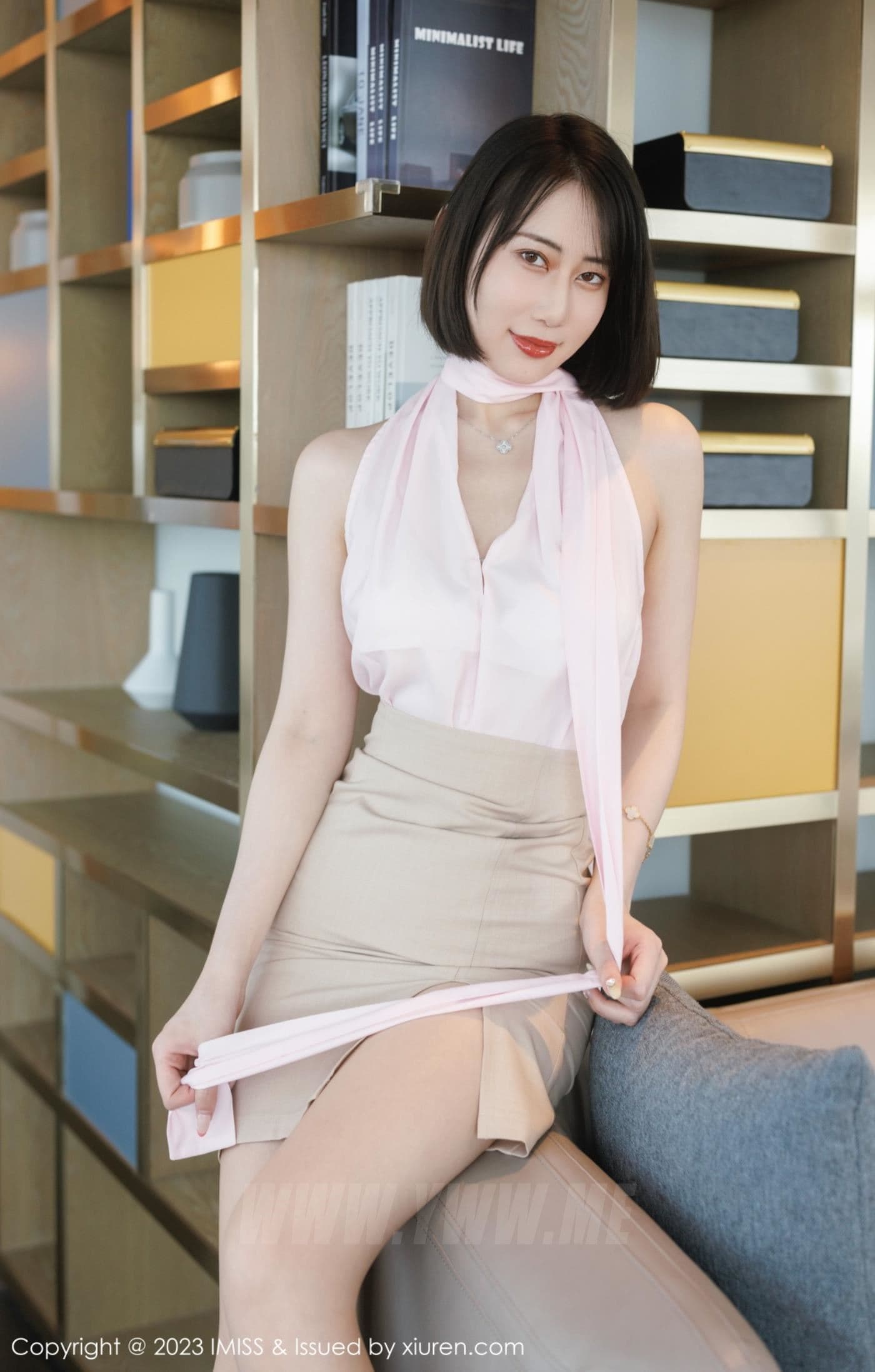 IMISS爱蜜社 VOL.736 瑞妤 短裙丝袜
