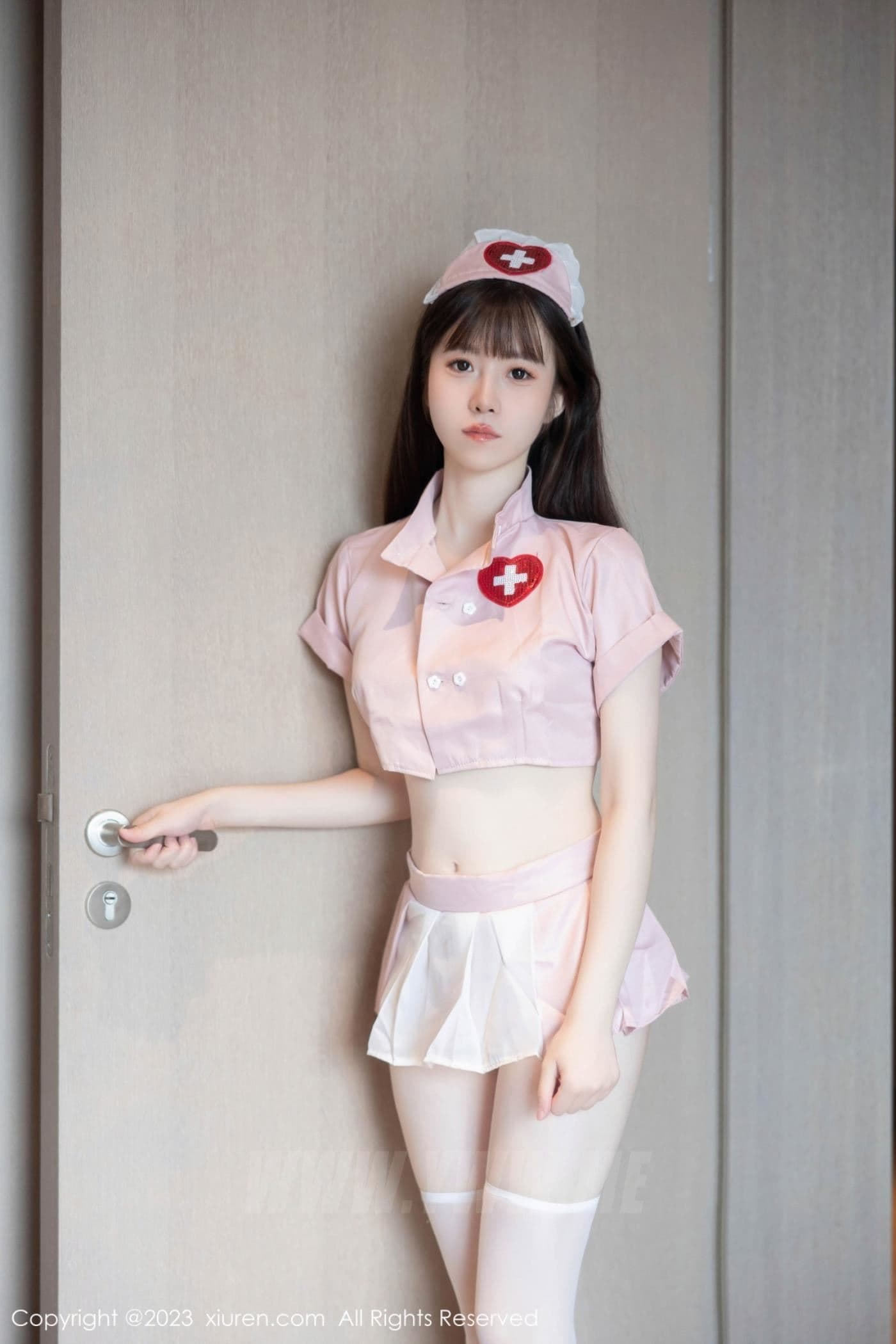 XiuRen秀人网 No.7090 林悠悠 护士服美腿