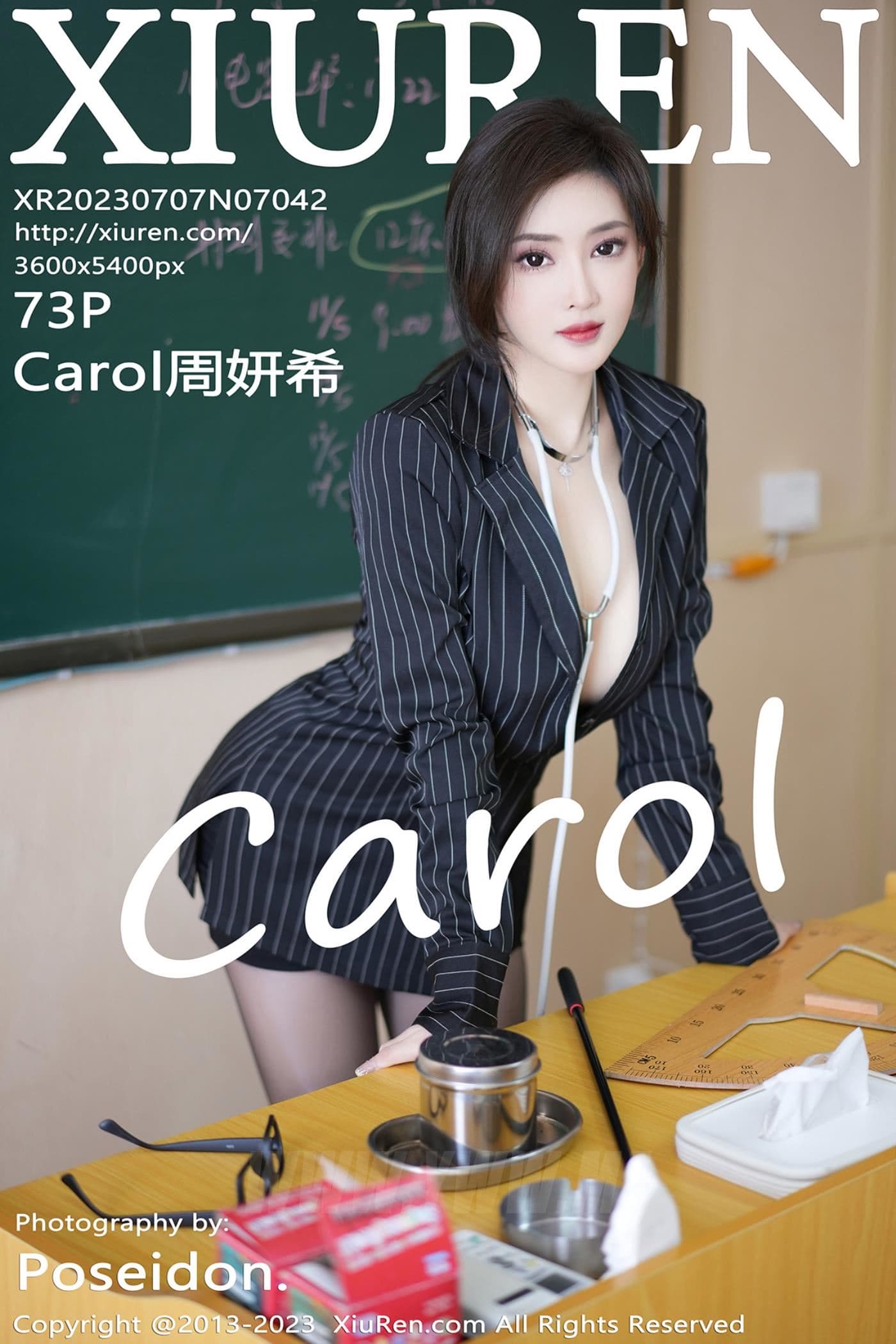 XiuRen秀人网 No.7042 Carol周妍希 黑丝美腿