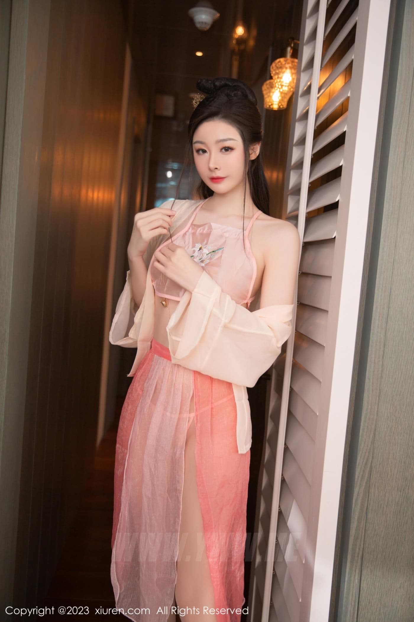 XiuRen秀人网 No.7075 是小逗逗 古装美腿