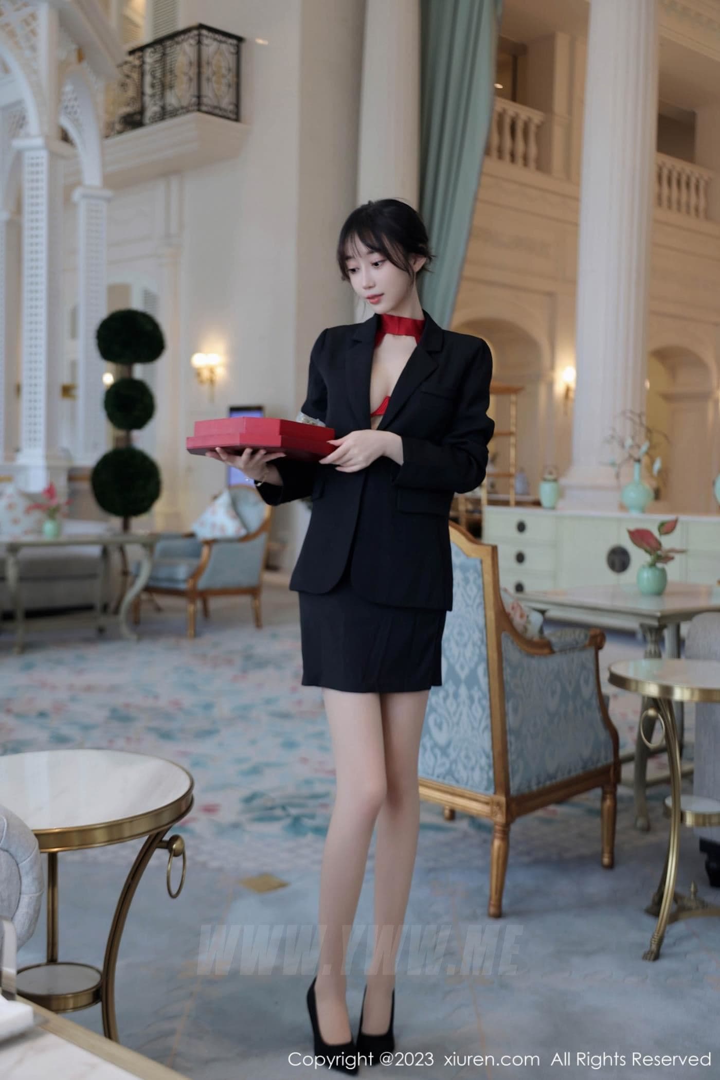 XiuRen秀人网 No.7102 玥儿玥er 制服美腿