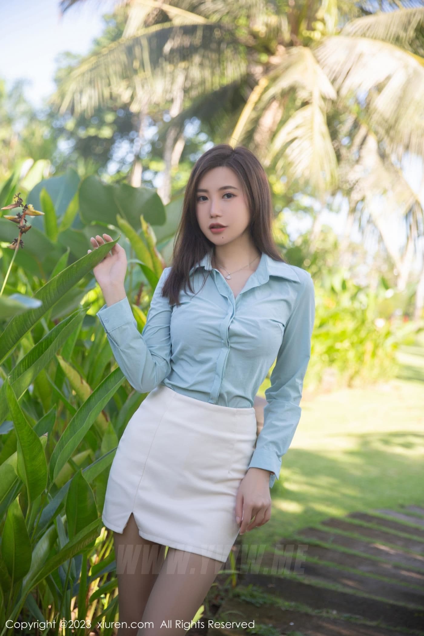 XiuRen秀人网 No.7152 绮里嘉ula 短裙丝袜