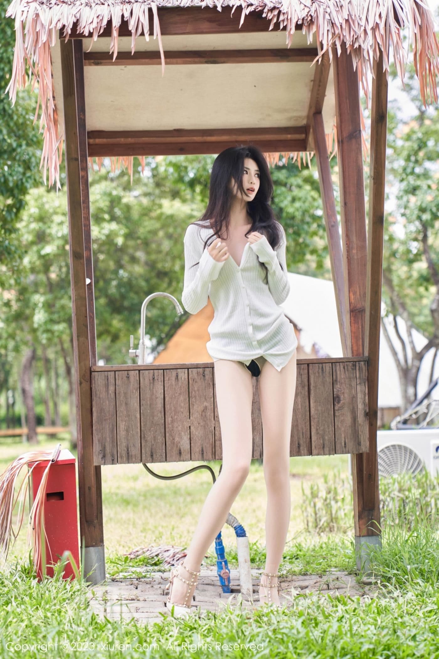 XiuRen秀人网 No.7162 浅浅Danny 户外美腿