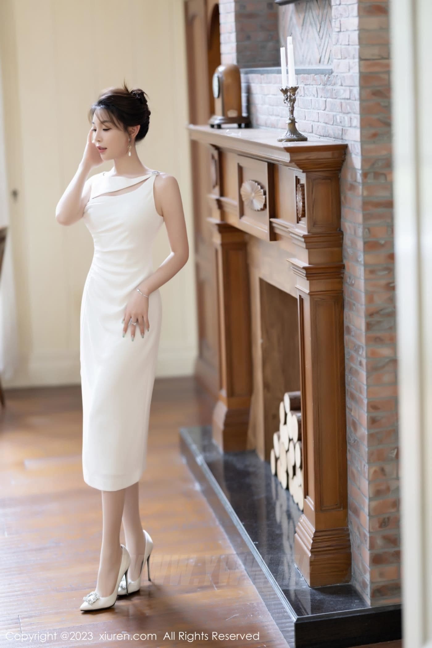XiuRen秀人网 No.7155 徐莉芝Booty 长裙美腿