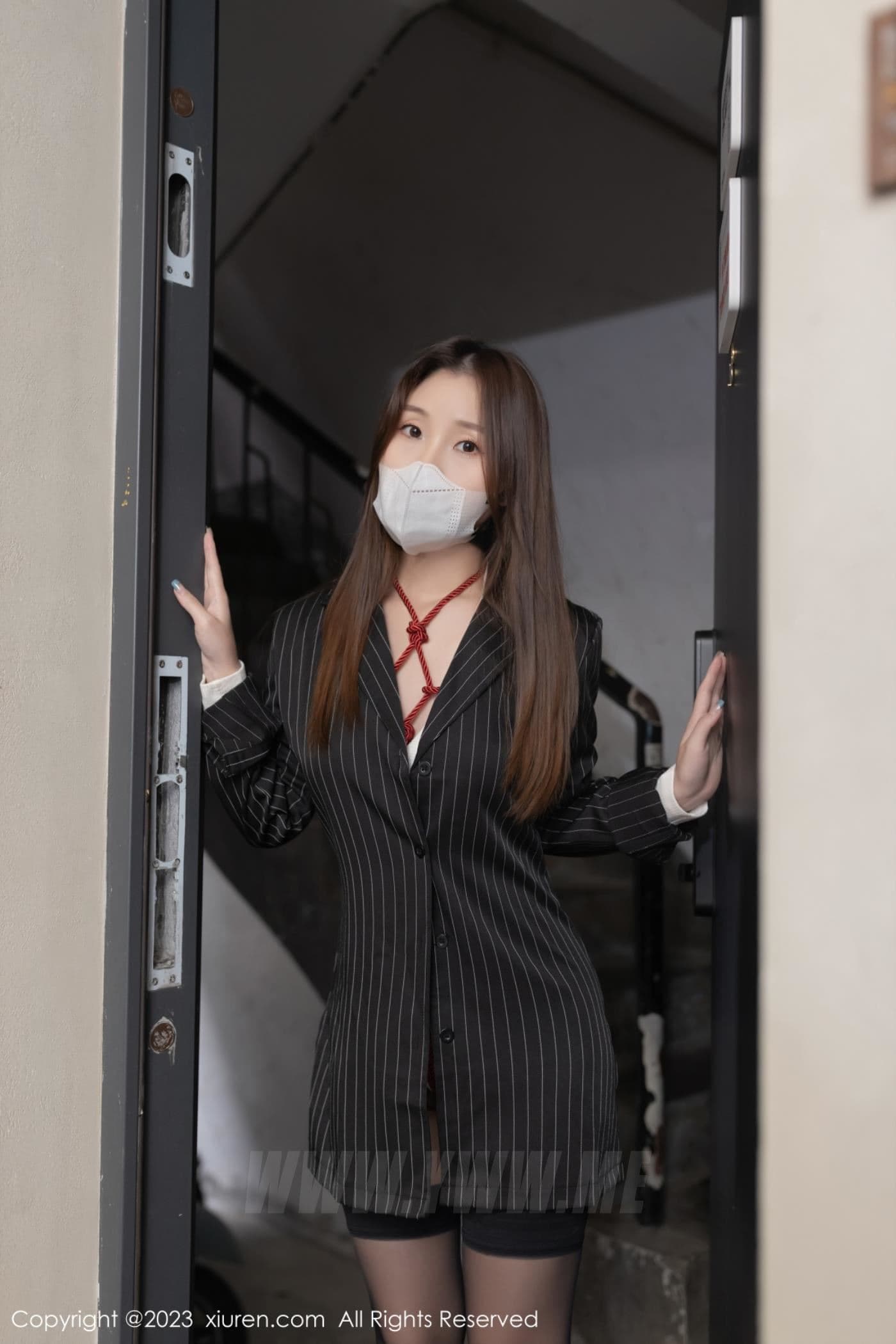 XiuRen秀人网 No.7141 杏子Yada 黑丝美腿