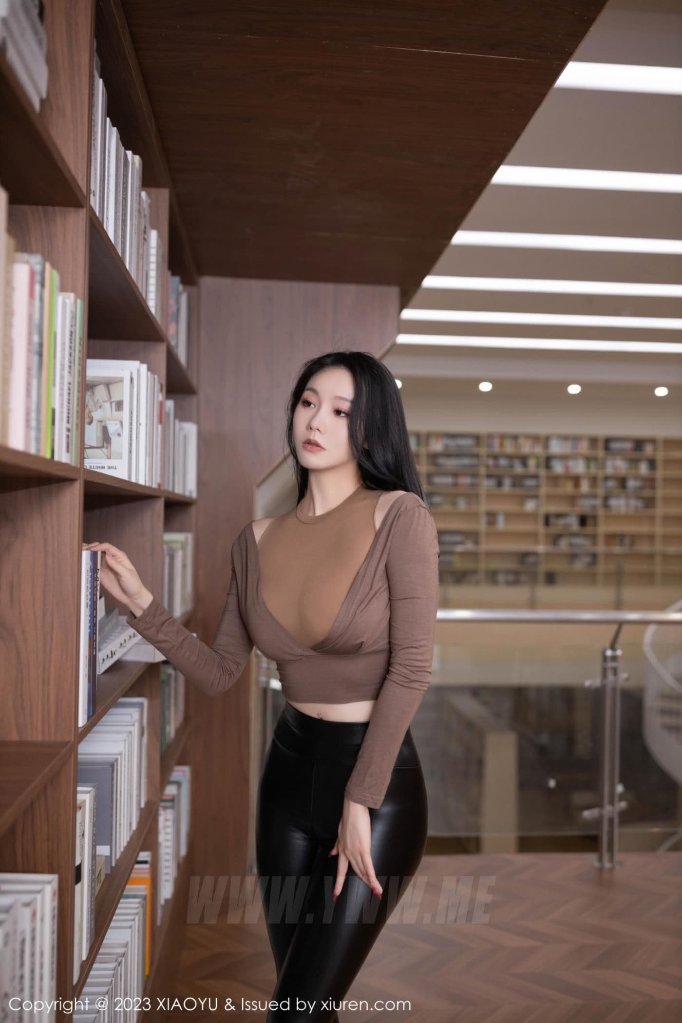 XiuRen秀人网 No.7133 安然anran 皮裤美腿