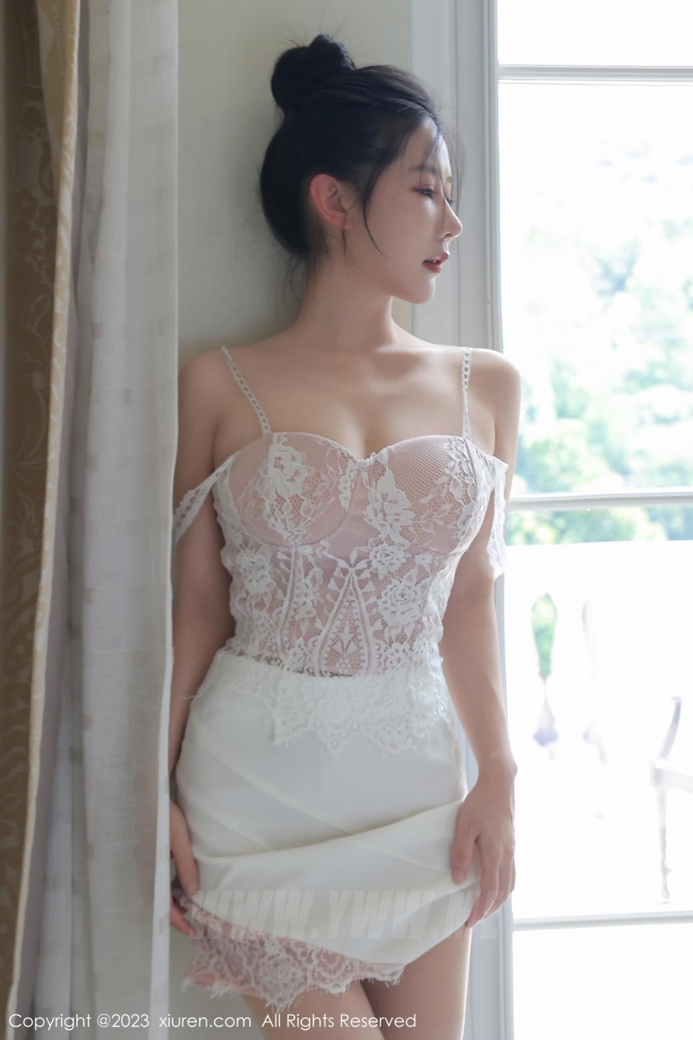 XiuRen秀人网 No.7124 尹甜甜 妩媚美臀